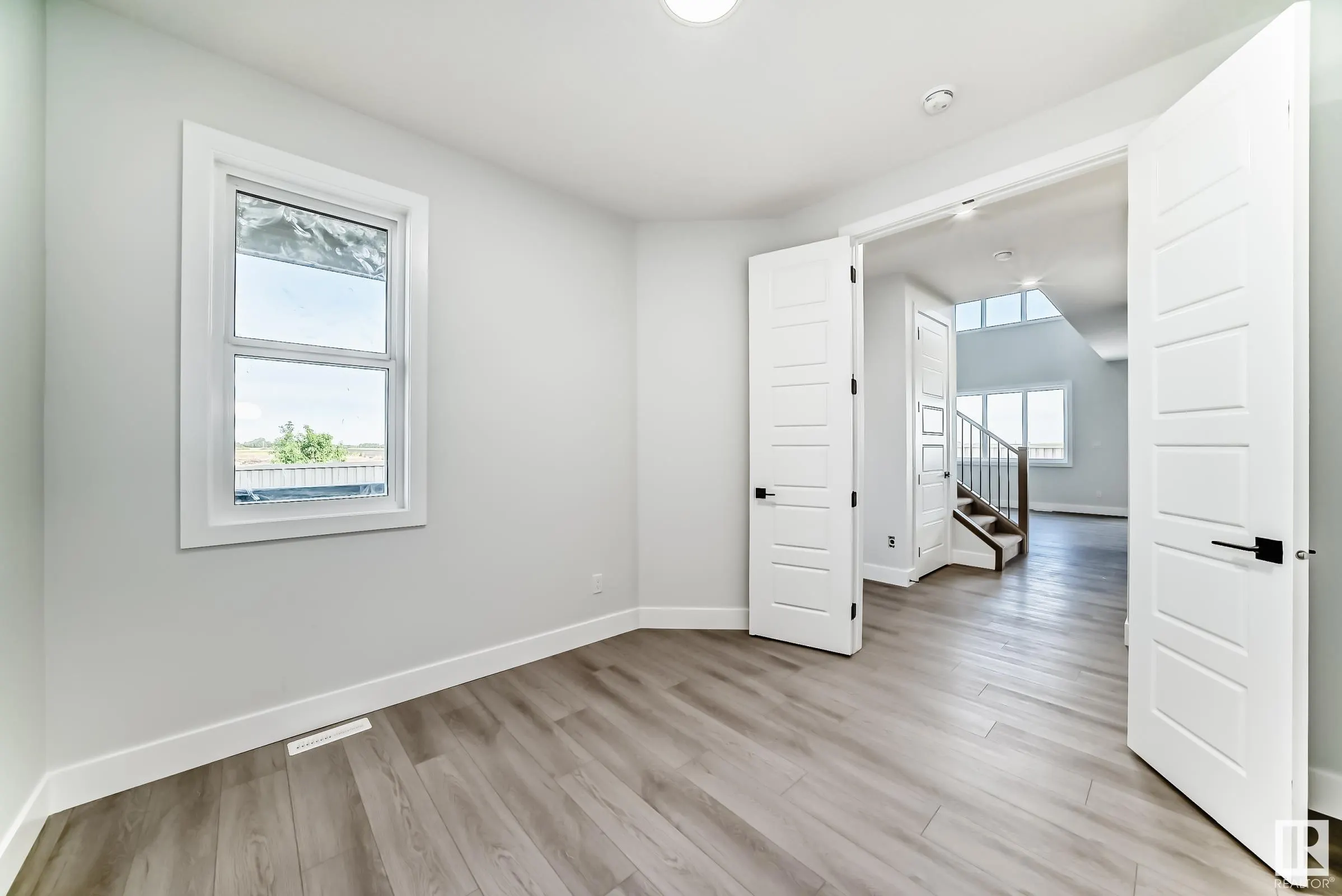4 Edgefield Way