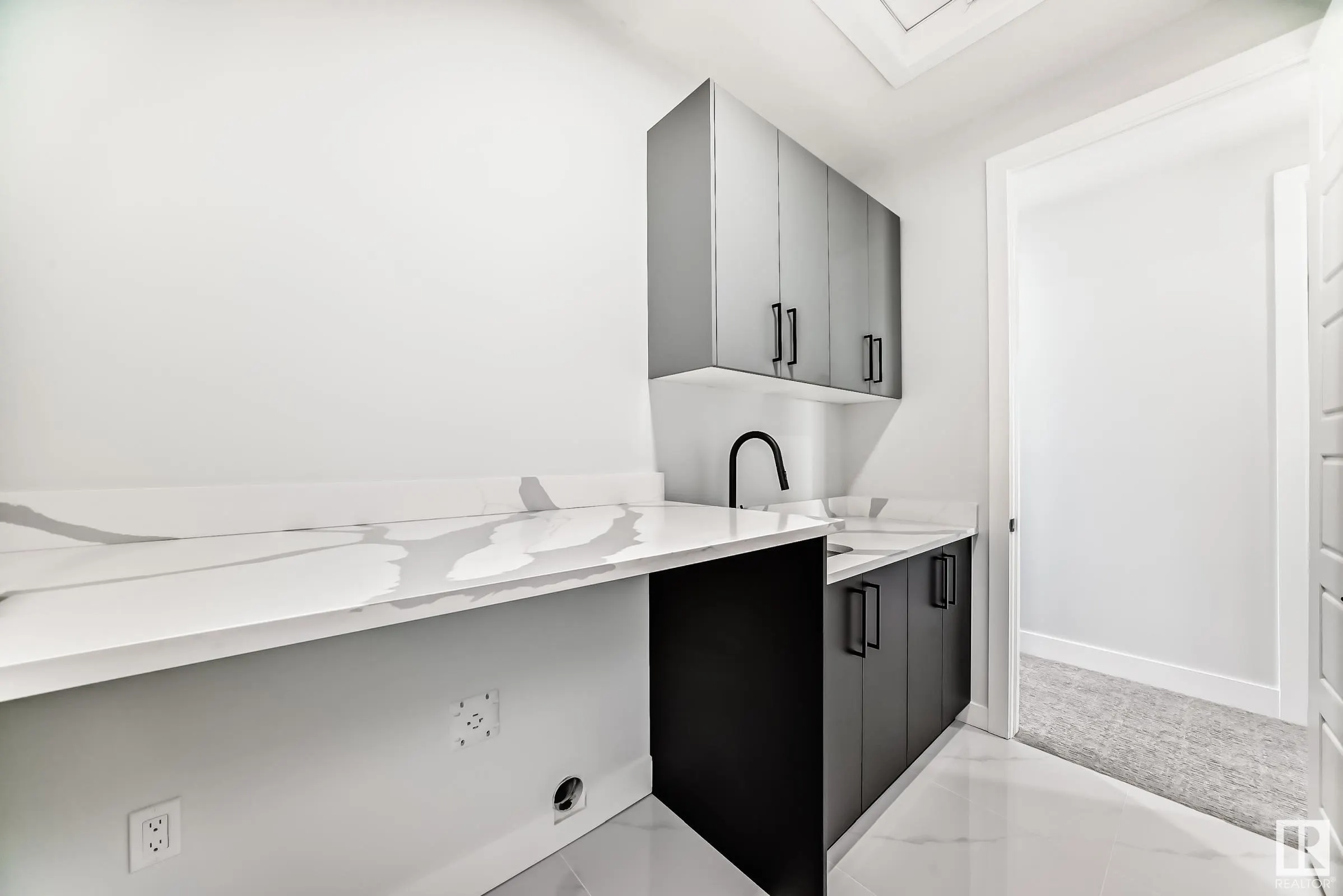 4 Edgefield Way