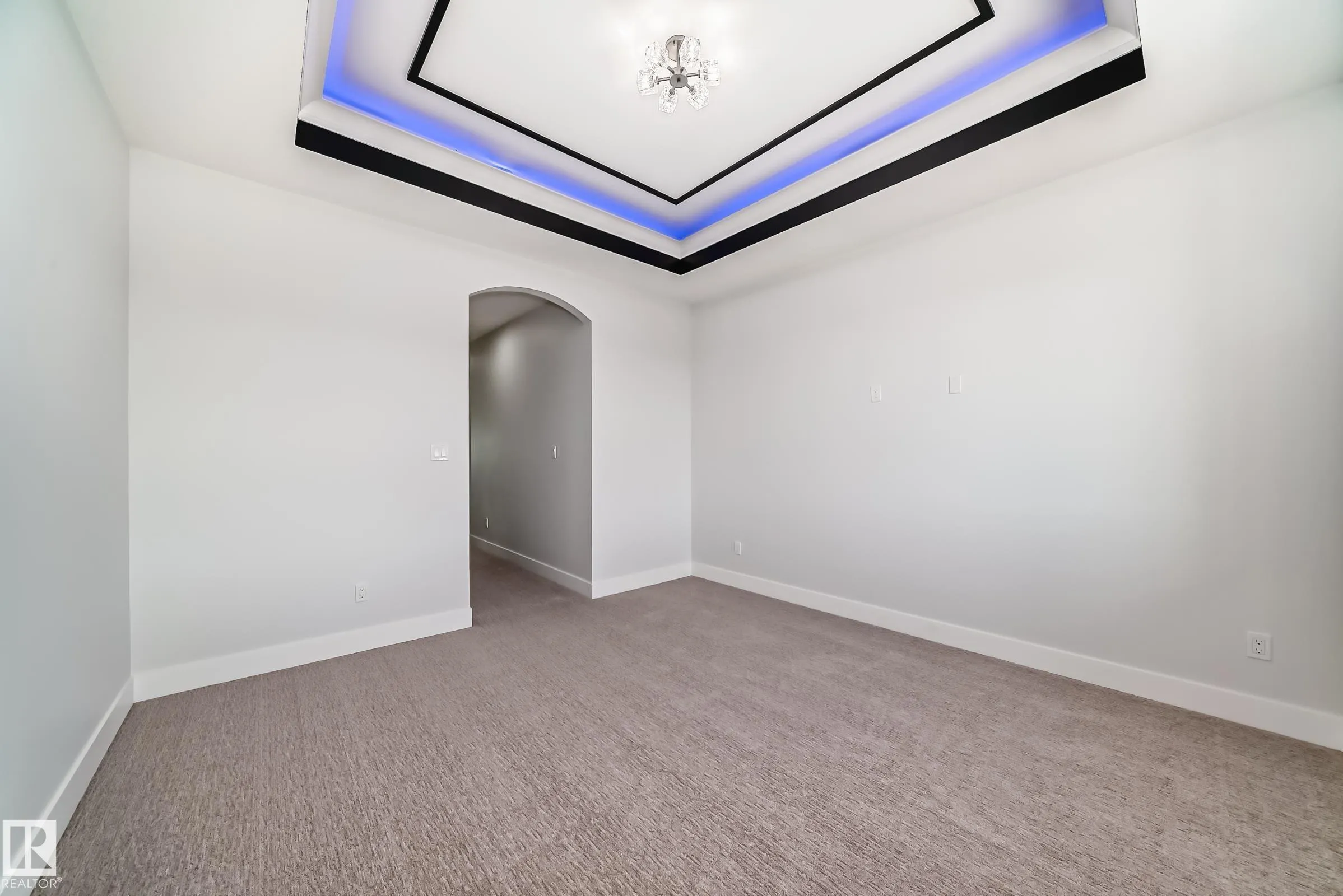 4 Edgefield Way