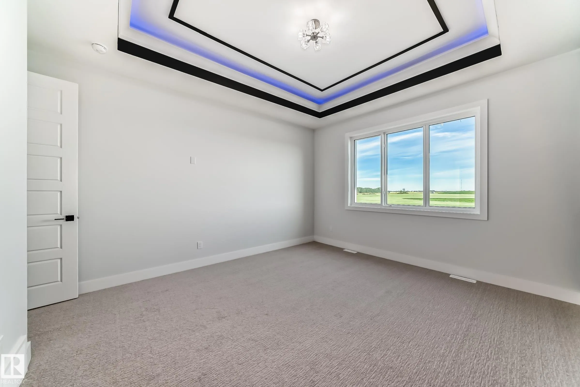 4 Edgefield Way