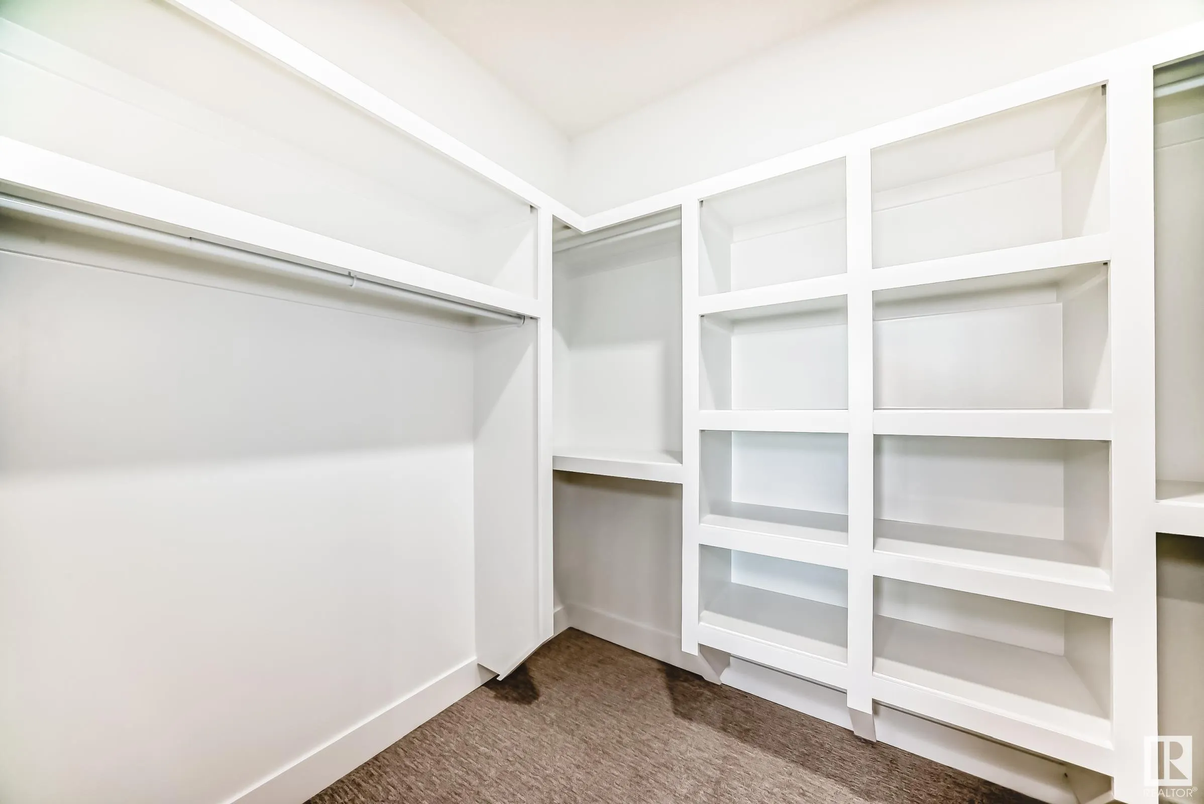 4 Edgefield Way
