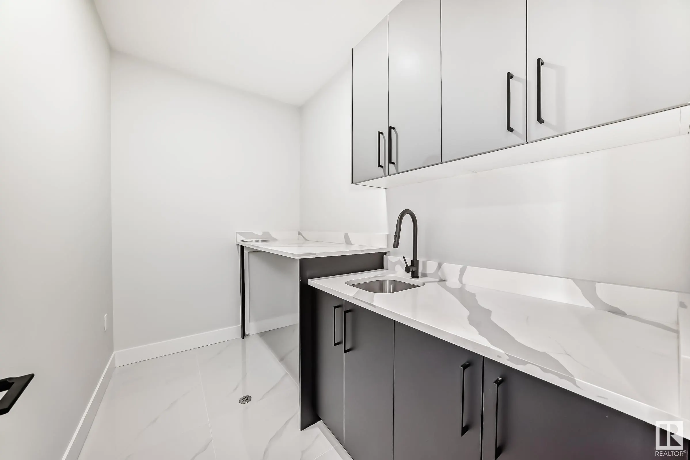 4 Edgefield Way