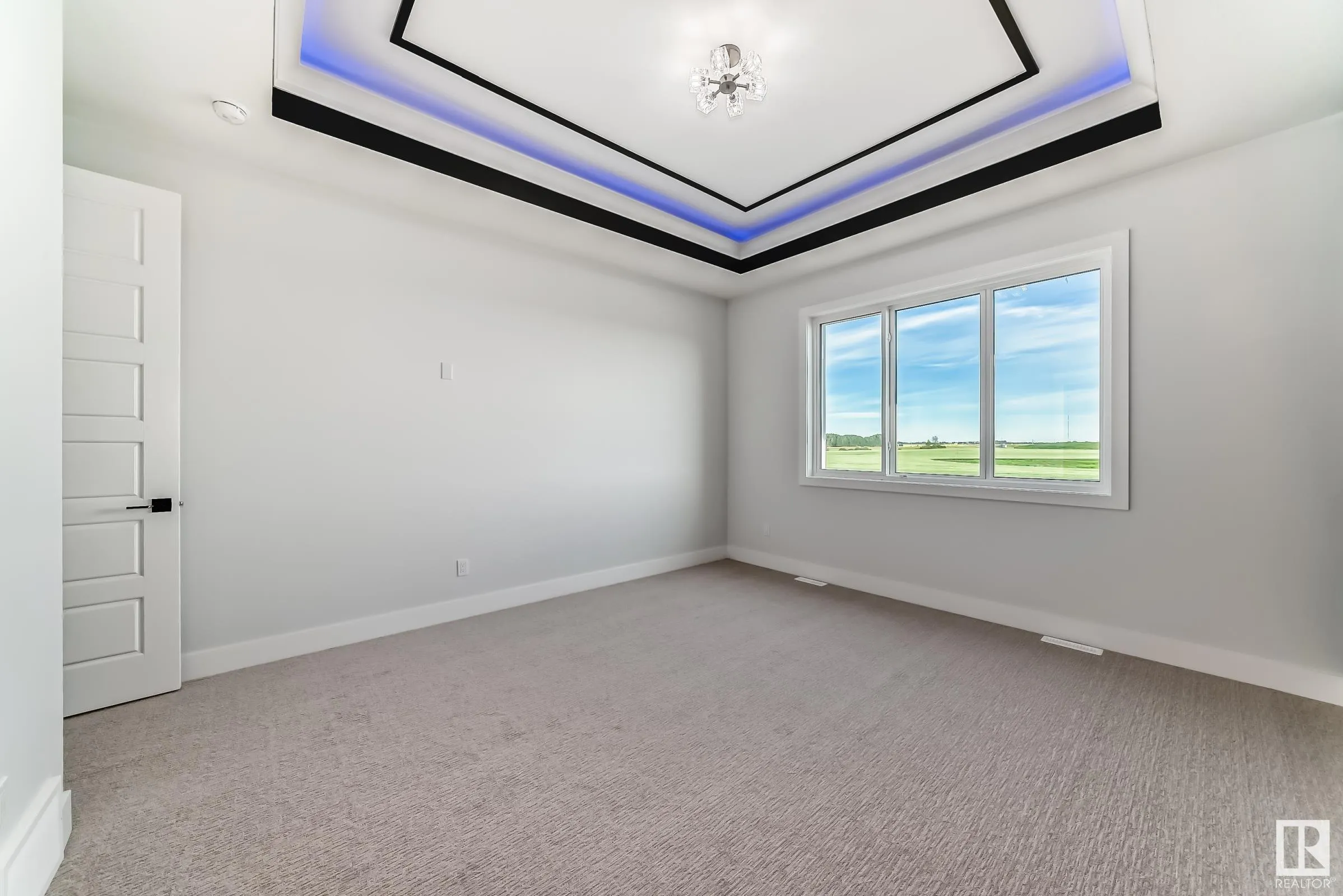 4 Edgefield Way