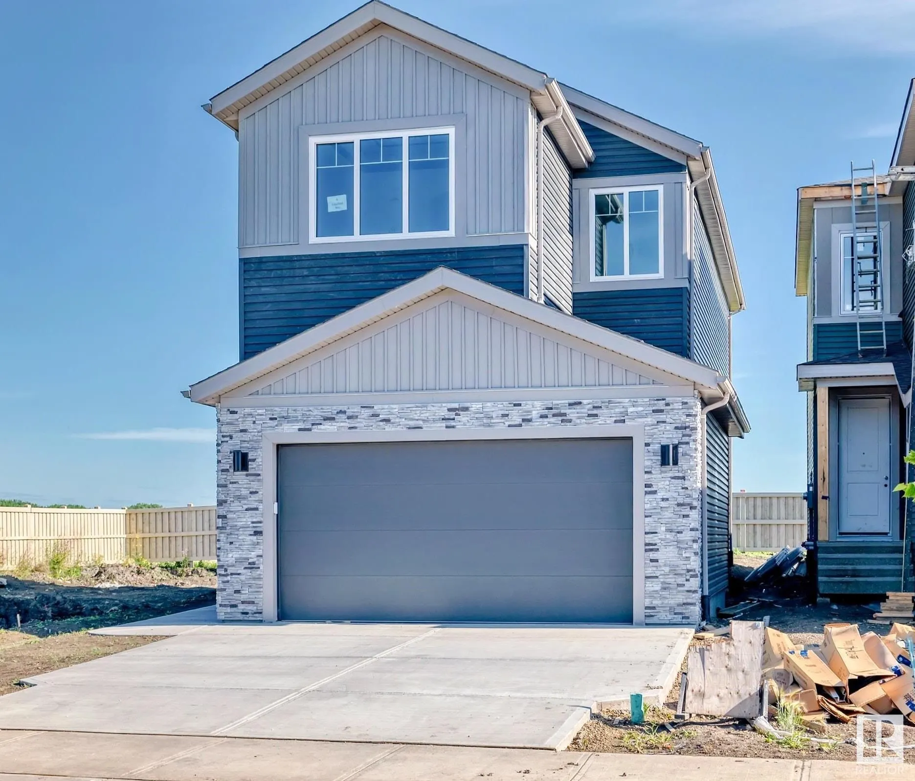 4 Edgefield Way