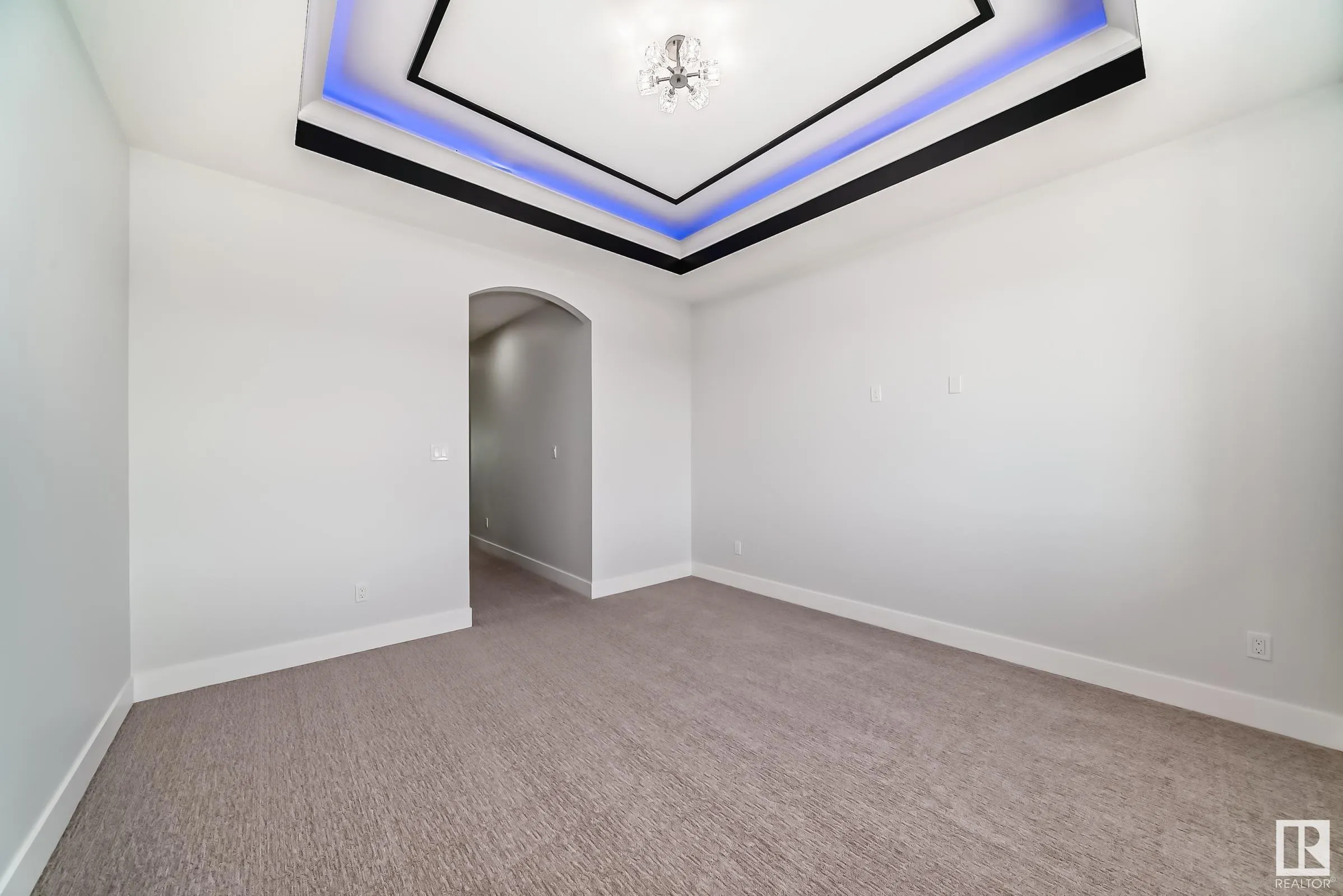 4 Edgefield Way
