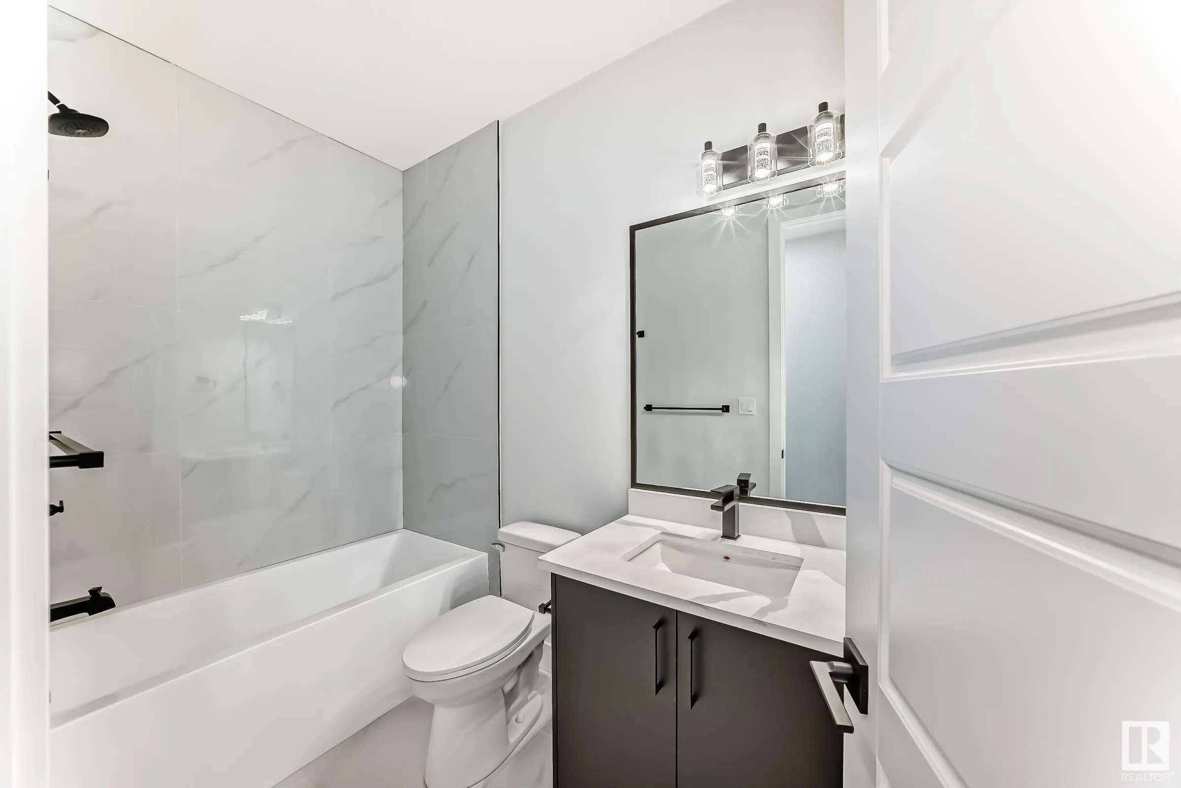 4 Edgefield Way