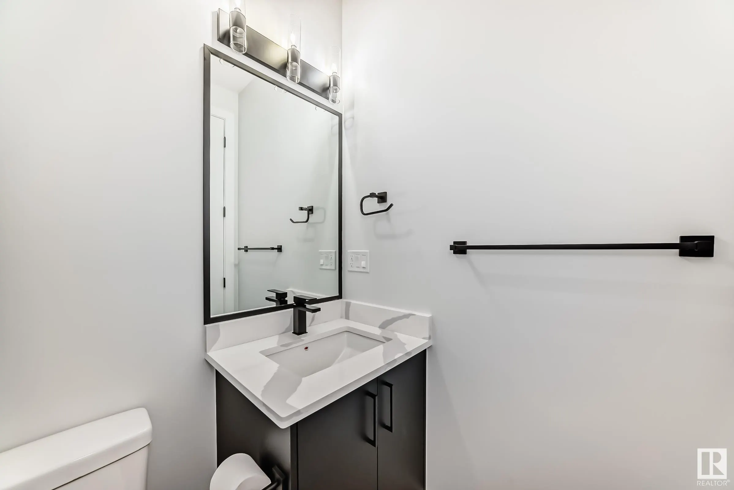 4 Edgefield Way