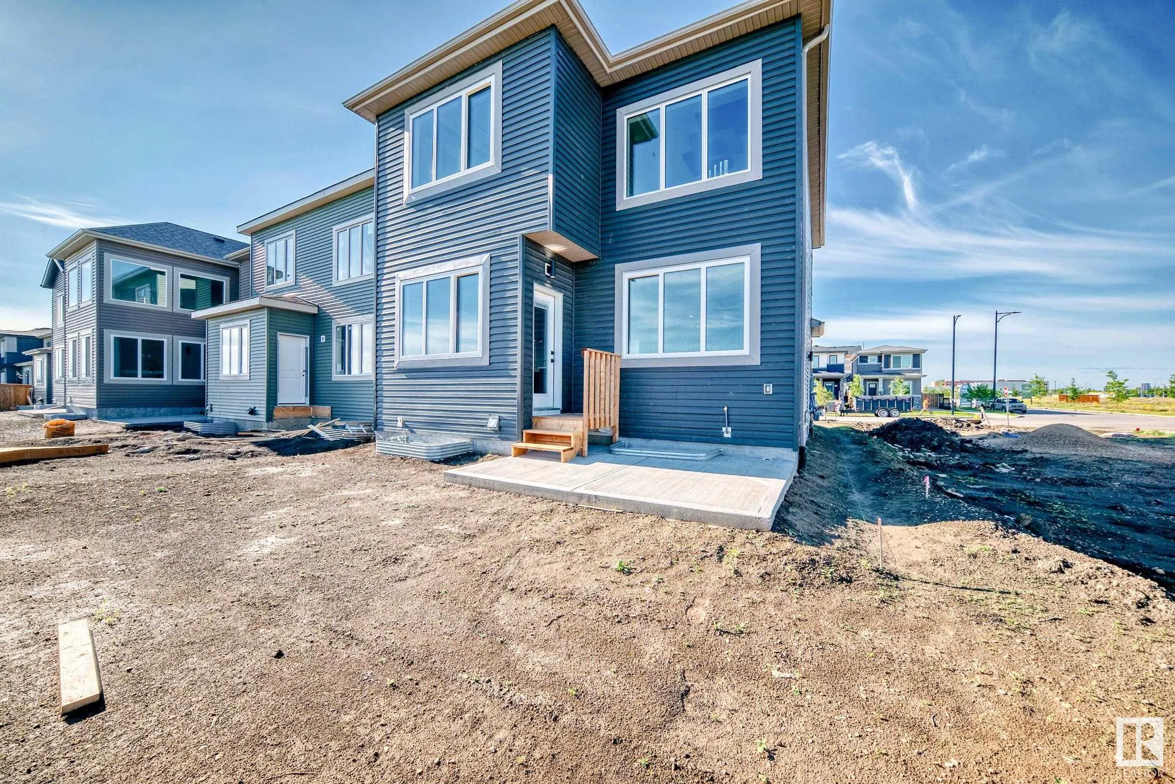 4 Edgefield Way