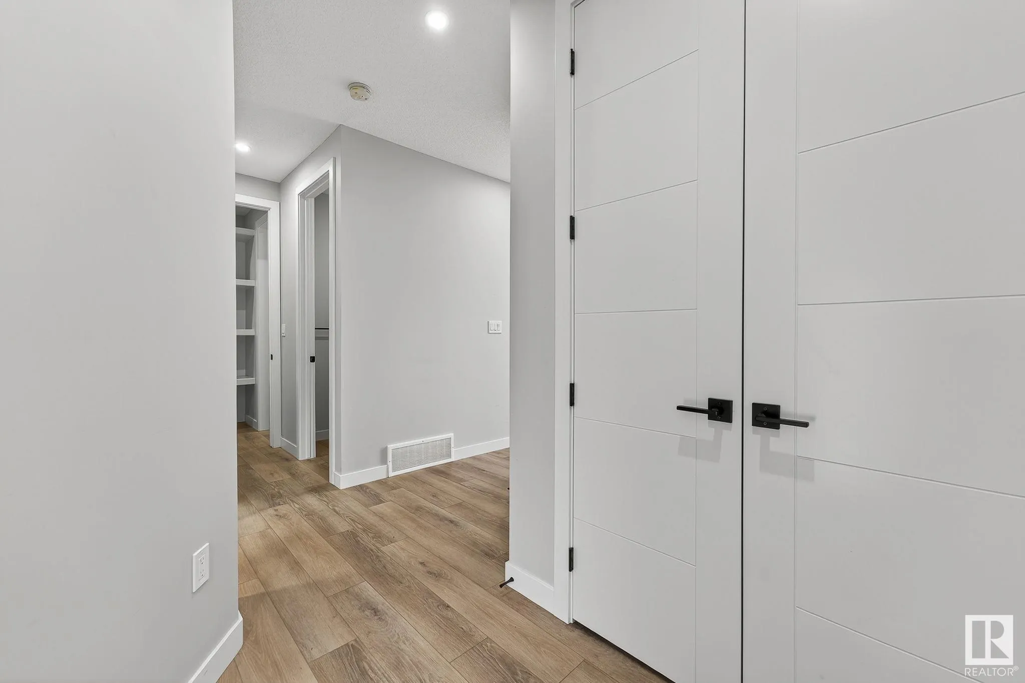 5323 KIMBALL Place