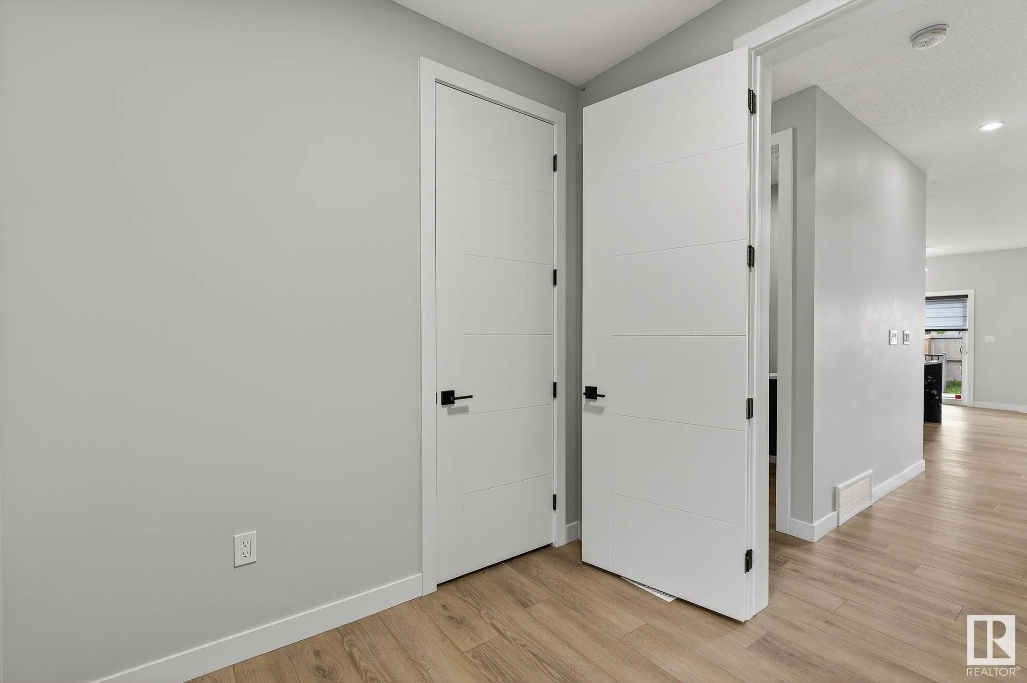5323 KIMBALL Place