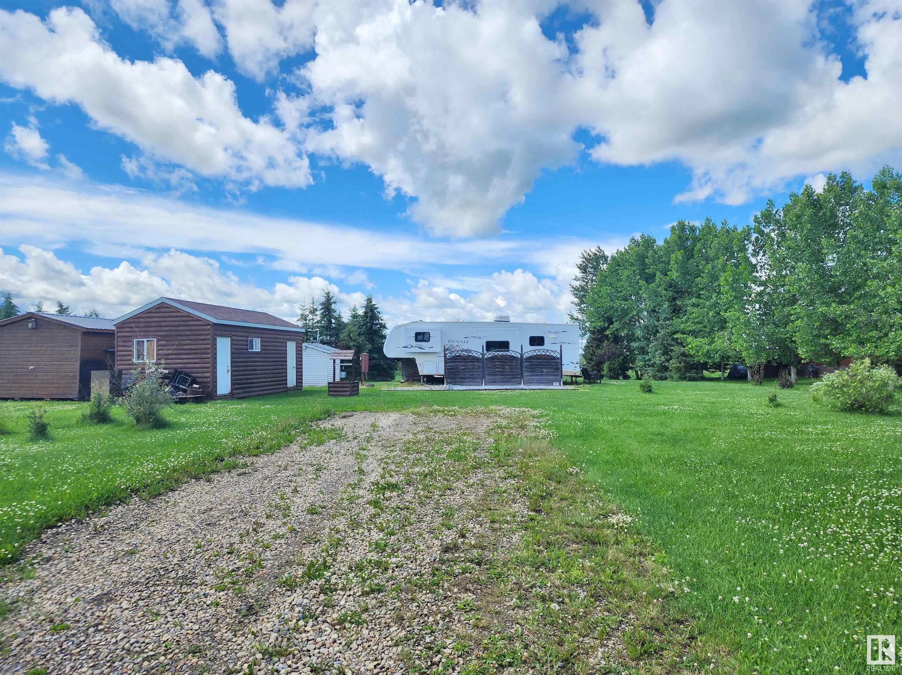 461032 HWY 13