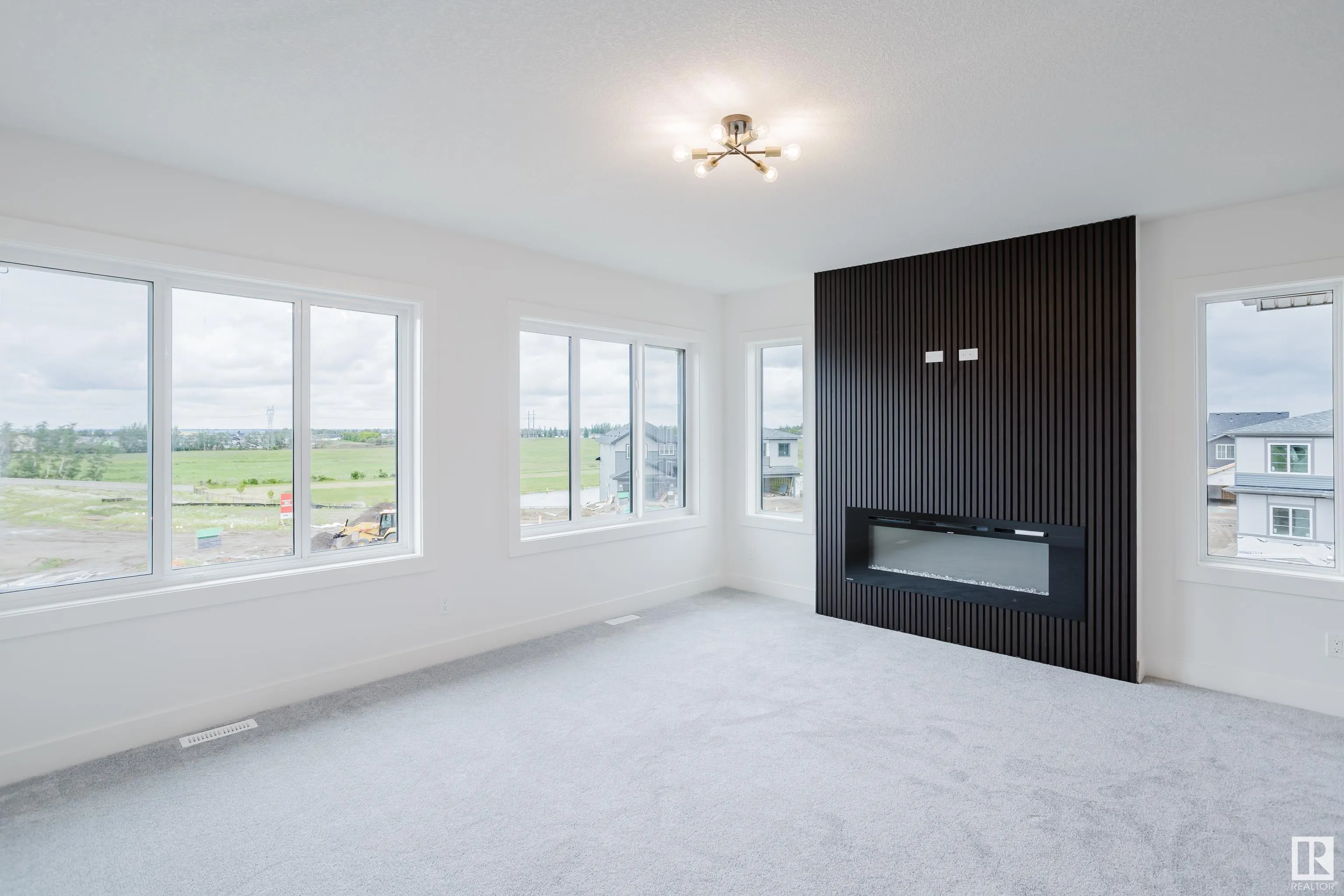 1851 Crossbill Loop