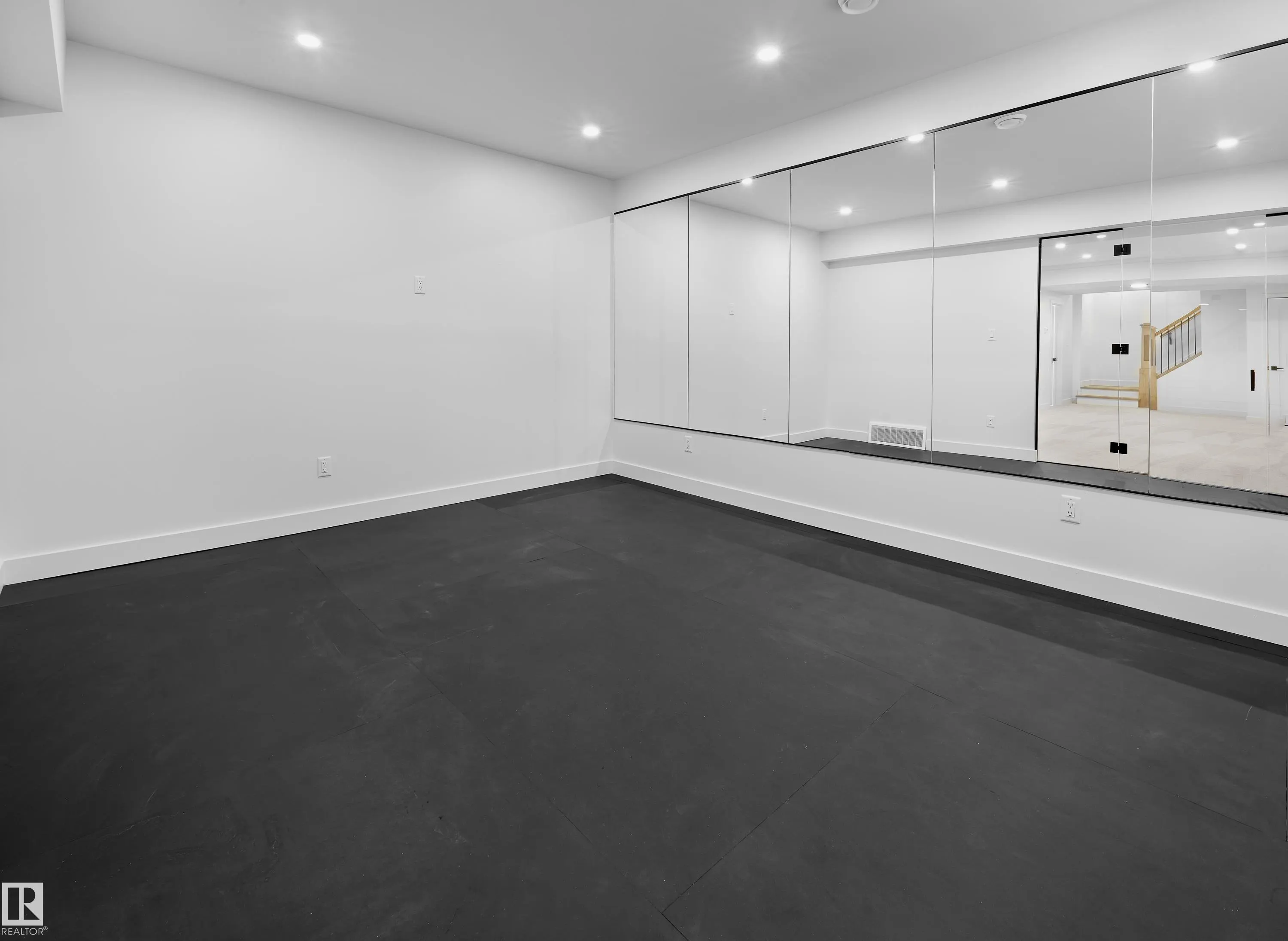 14018 104 Avenue