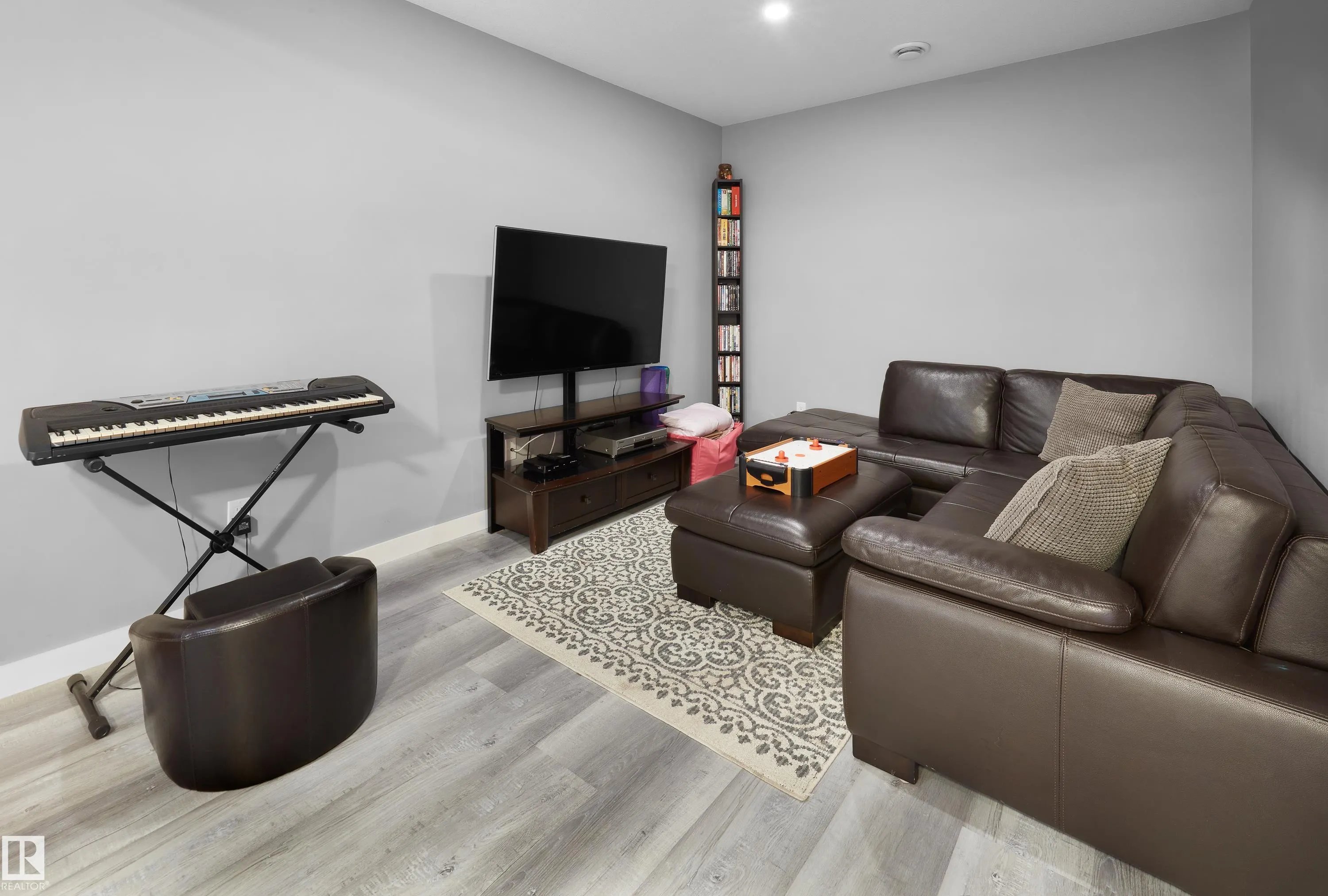 560 CHAPPELLE Drive