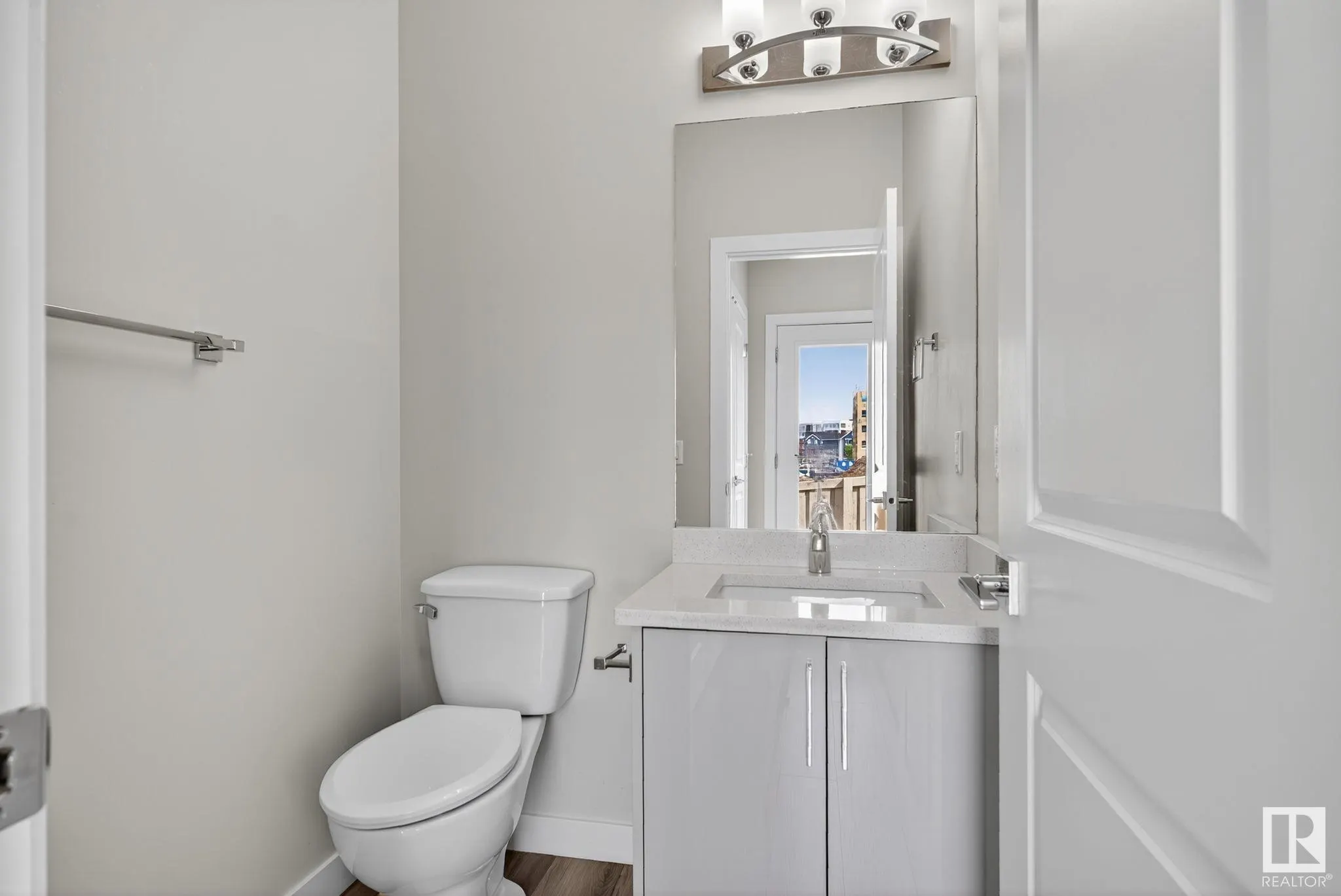 4883 ALWOOD Pt.