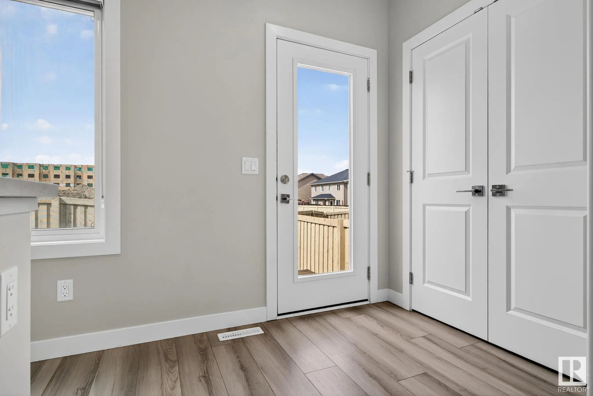 4883 ALWOOD Pt.