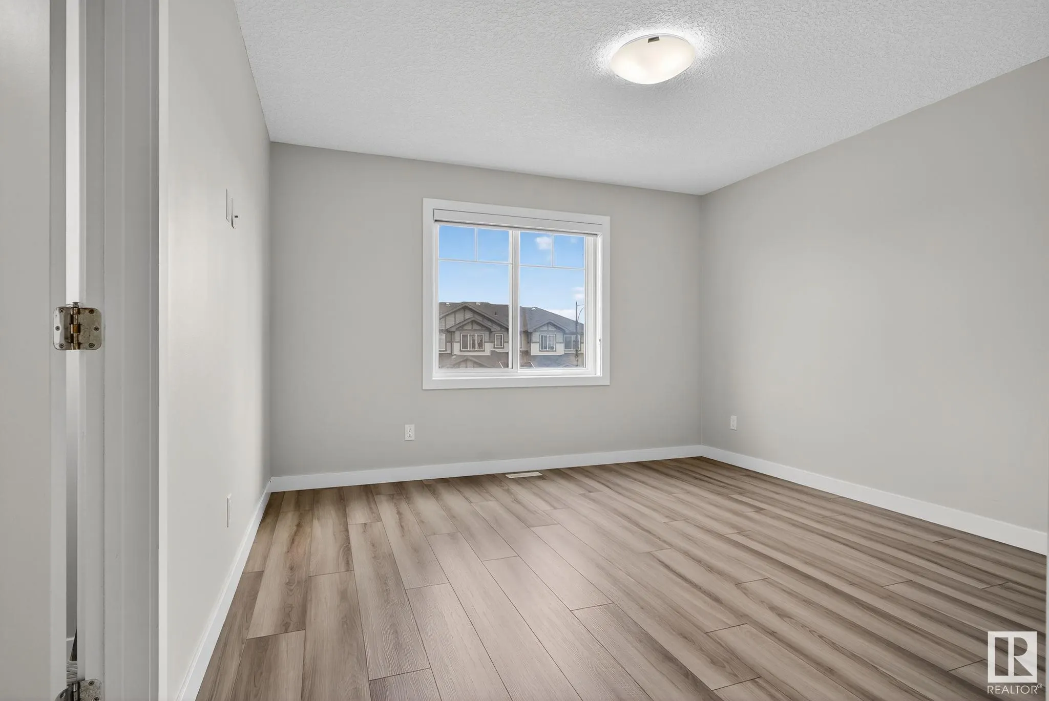 4883 ALWOOD Pt.