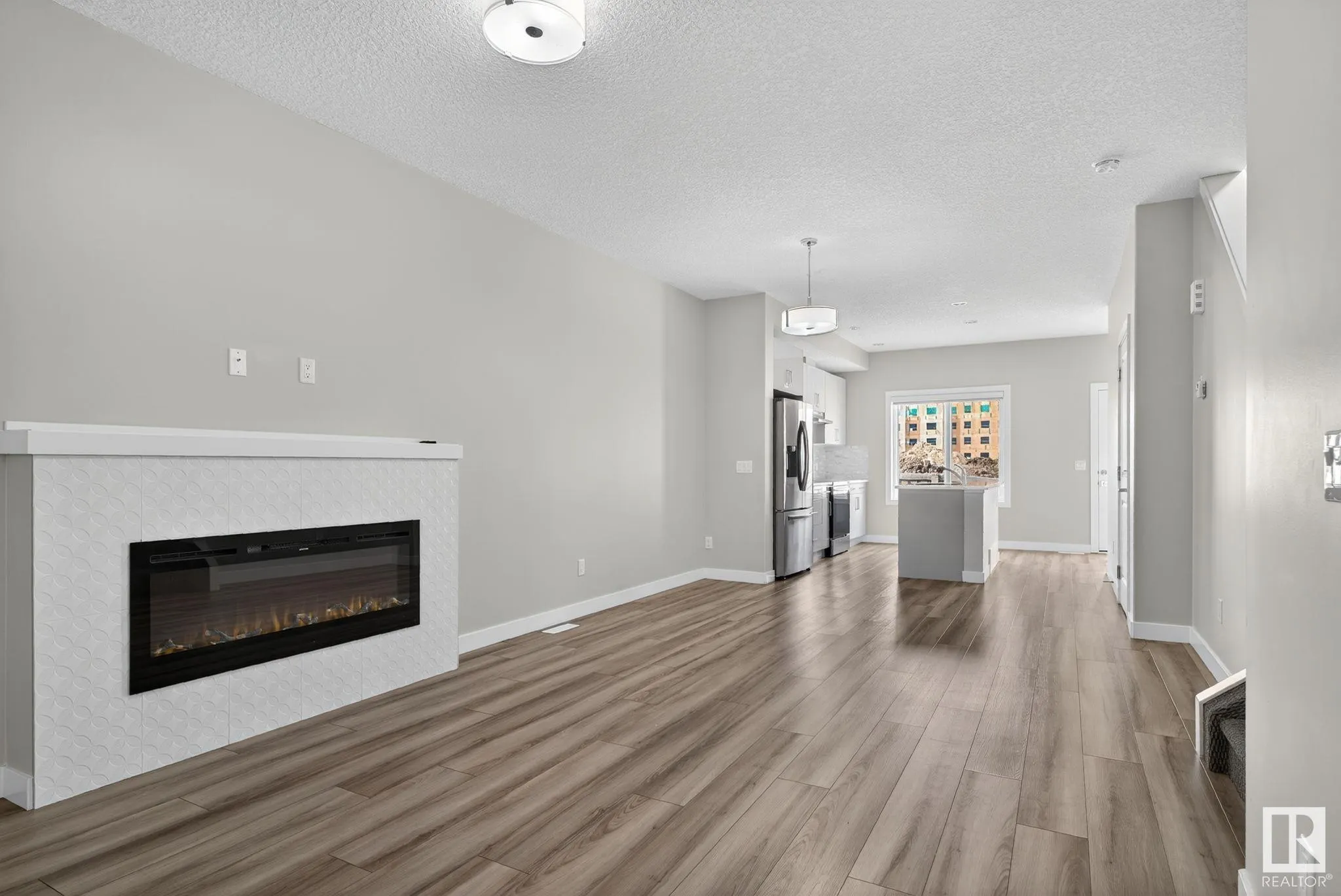 4883 ALWOOD Pt.