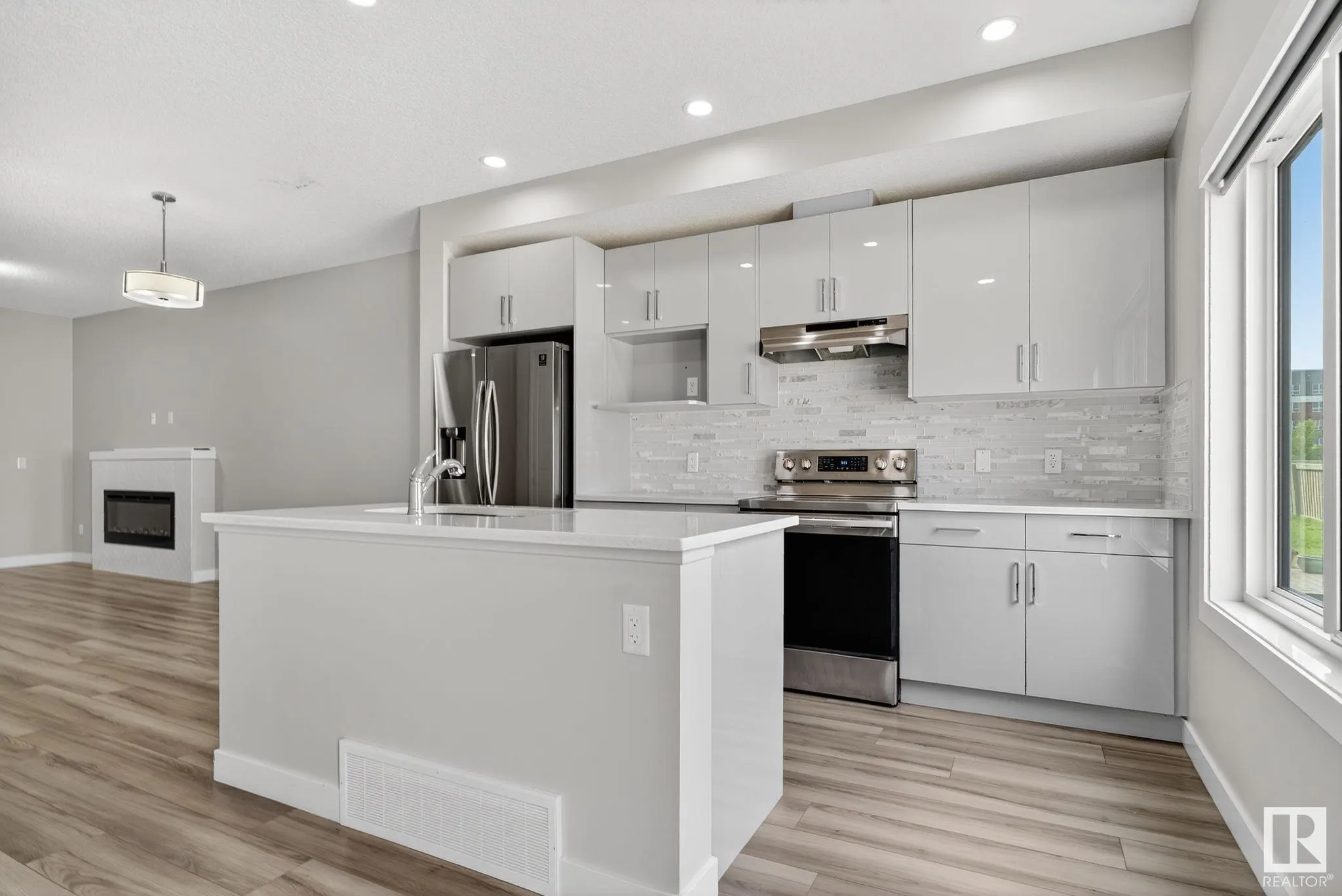 4883 ALWOOD Pt.