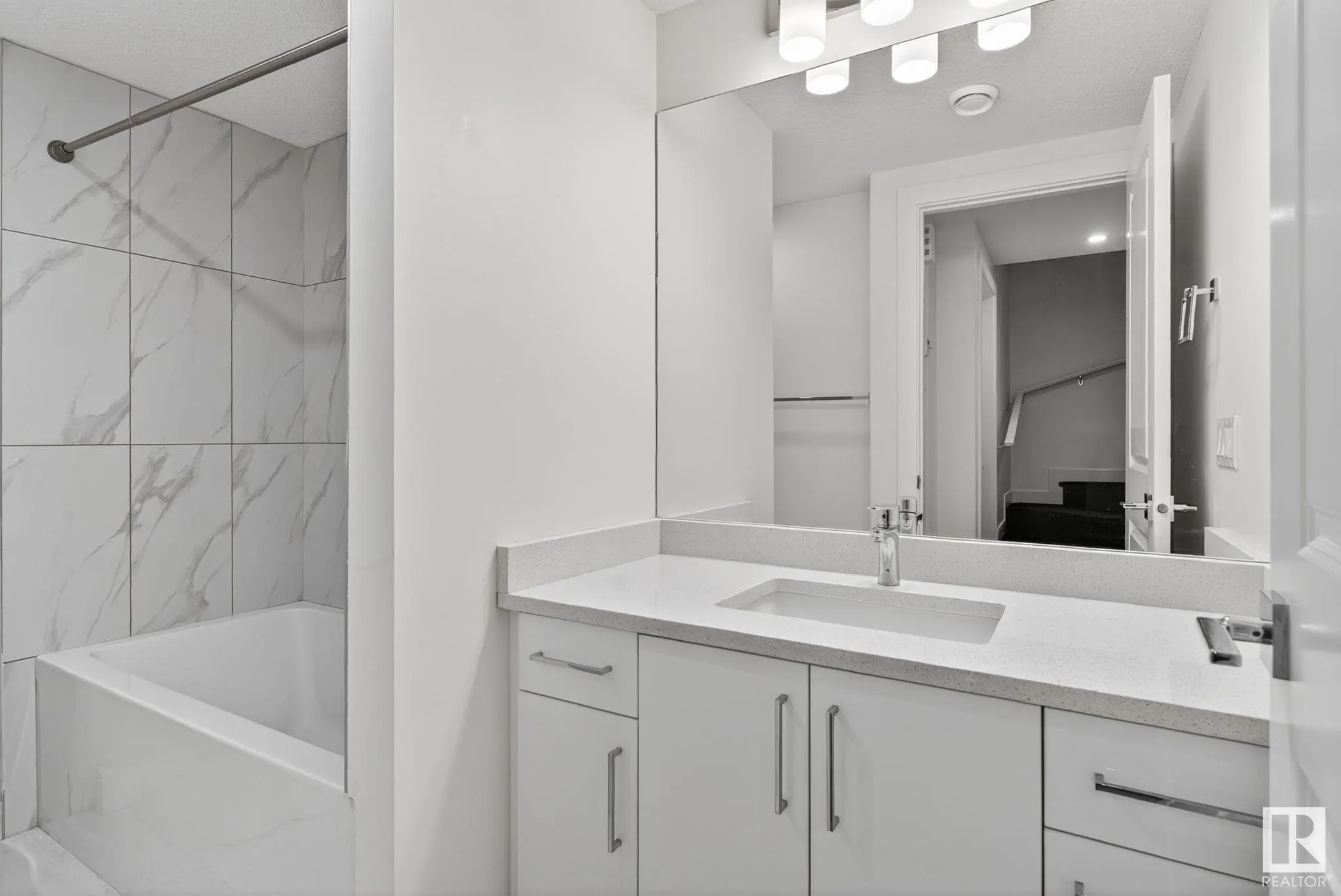 4883 ALWOOD Pt.