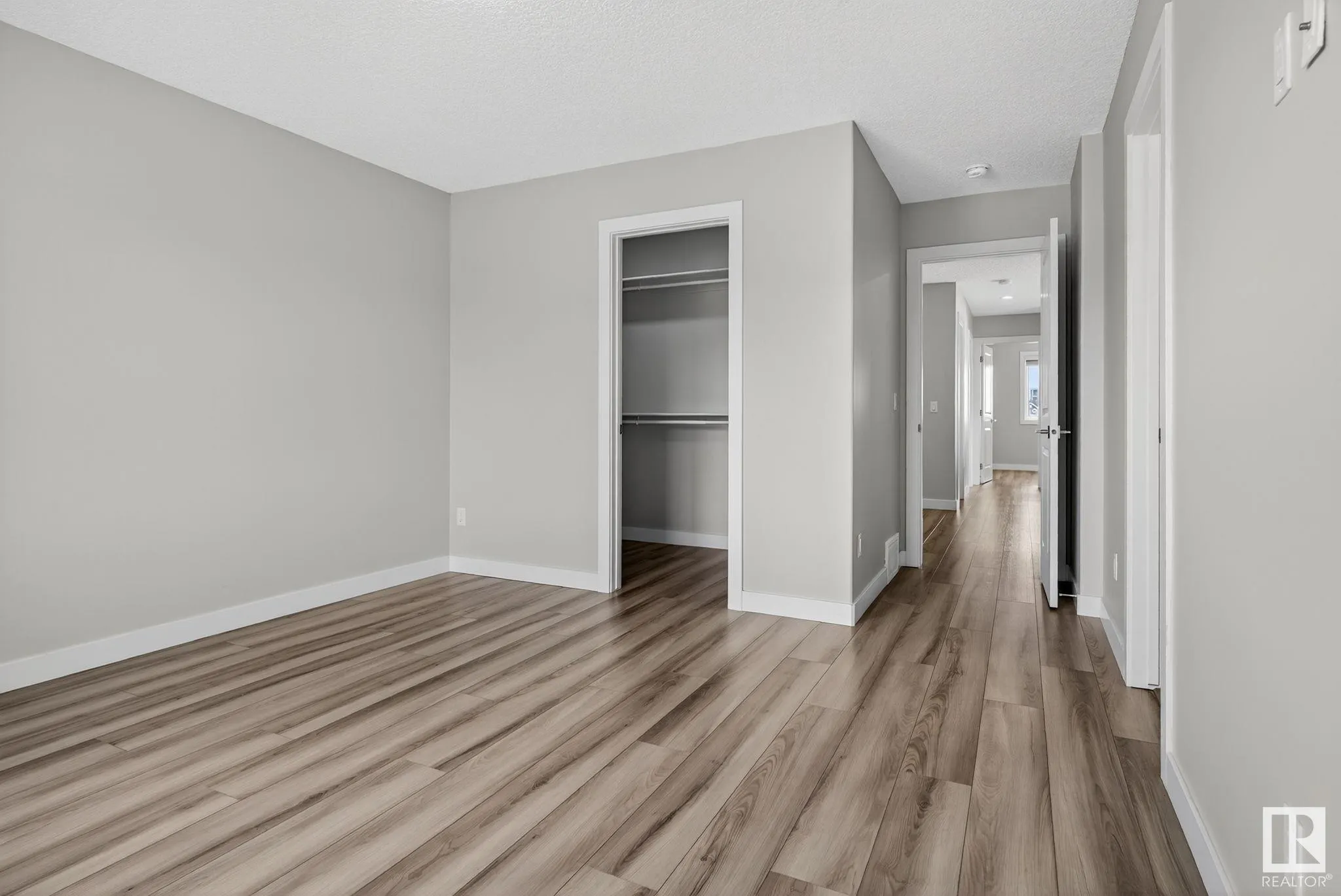 4883 ALWOOD Pt.