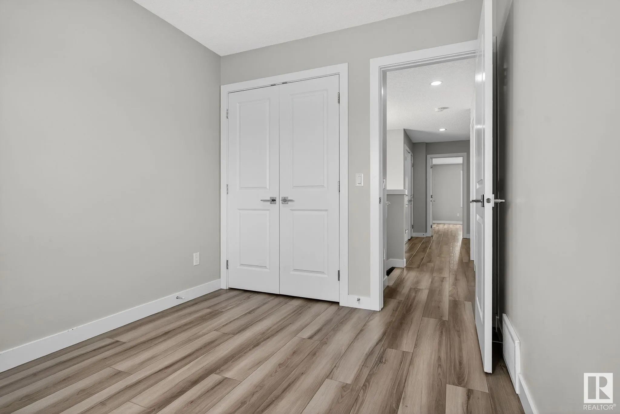 4883 ALWOOD Pt.