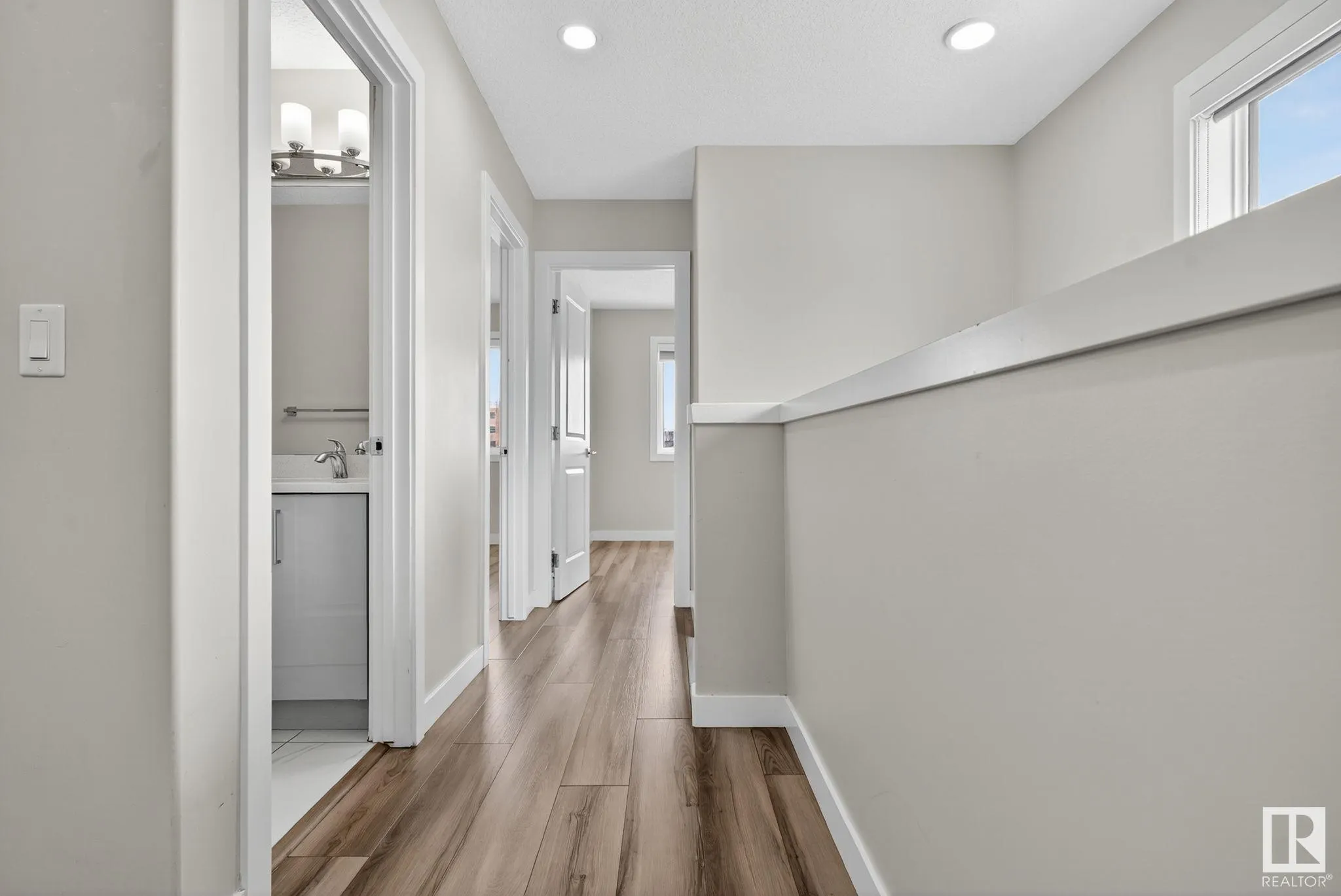 4883 ALWOOD Pt.