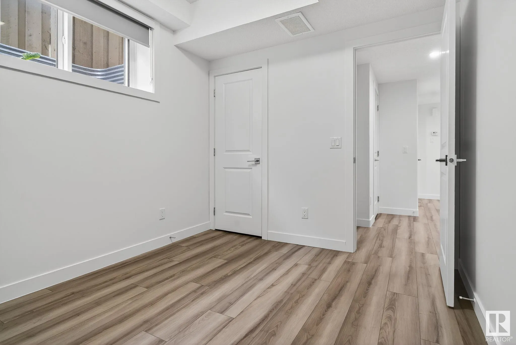 4883 ALWOOD Pt.