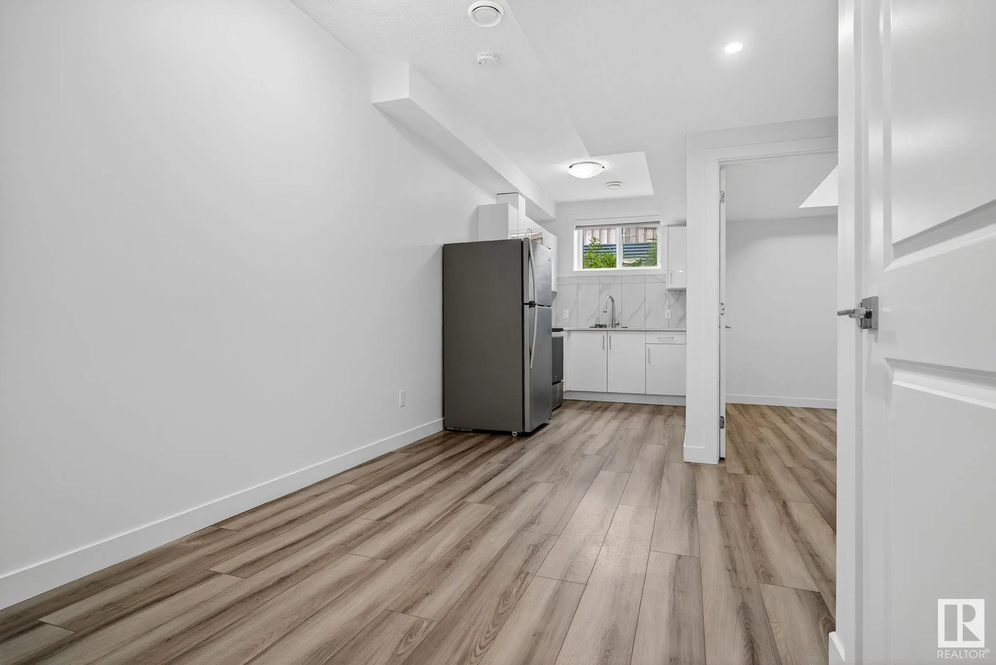 4883 ALWOOD Pt.
