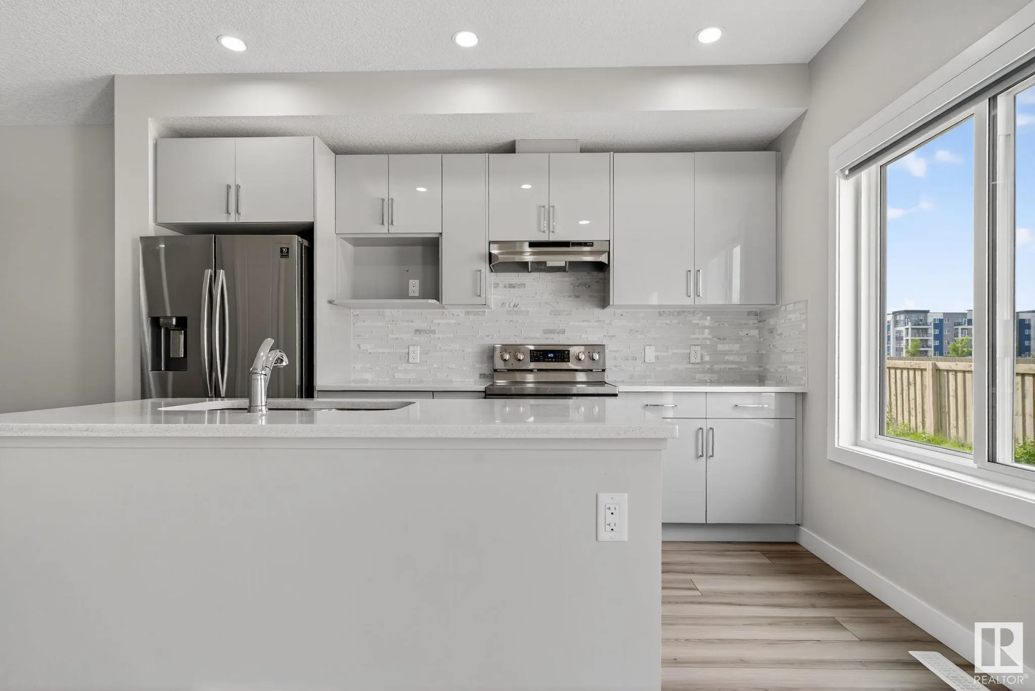 4883 ALWOOD Pt.