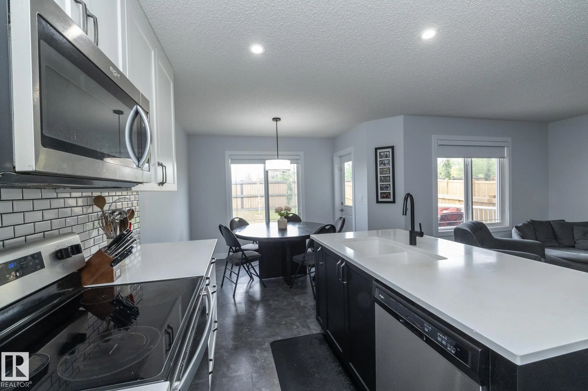 5117 Lark Crescent