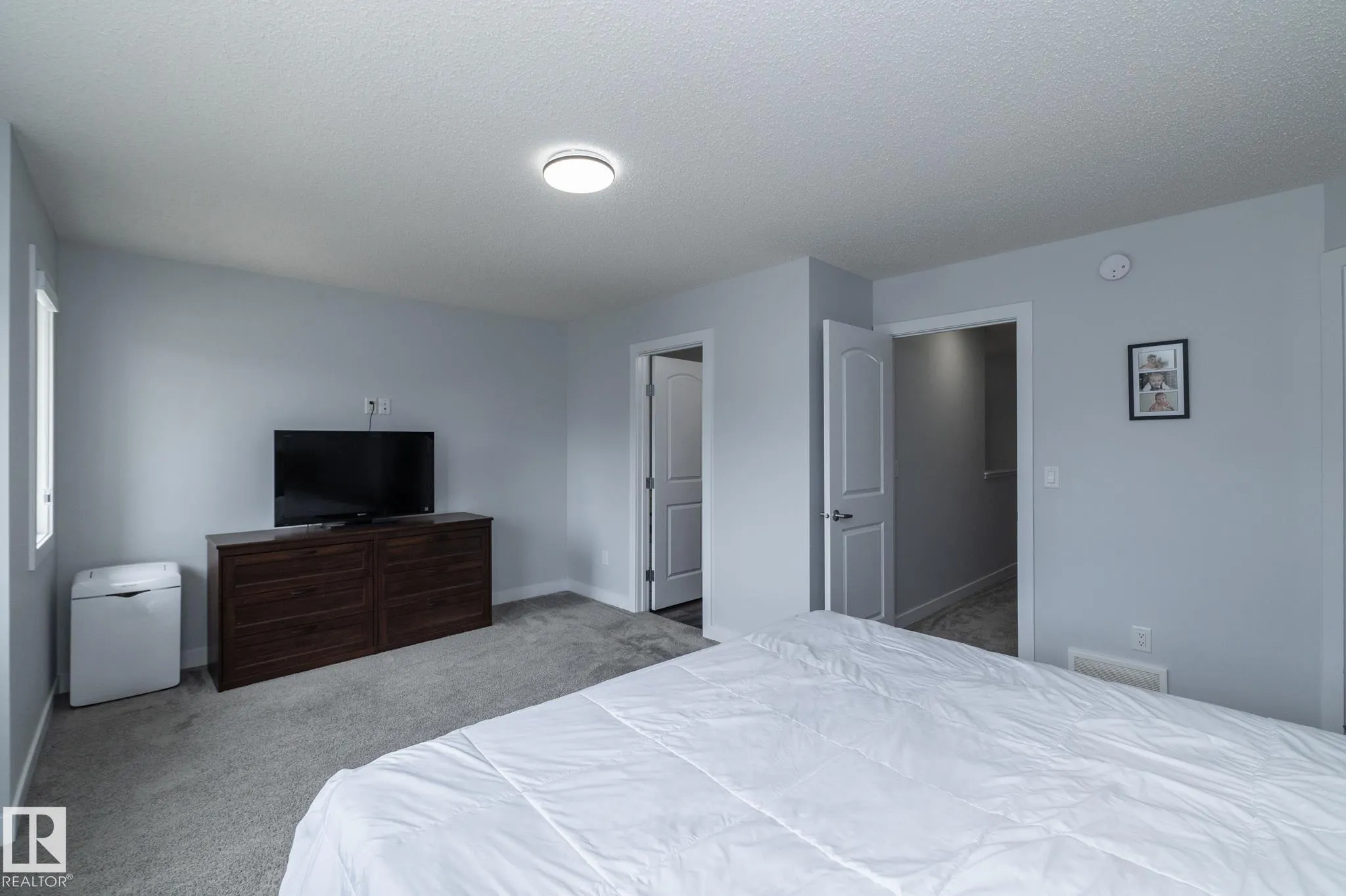 5117 Lark Crescent
