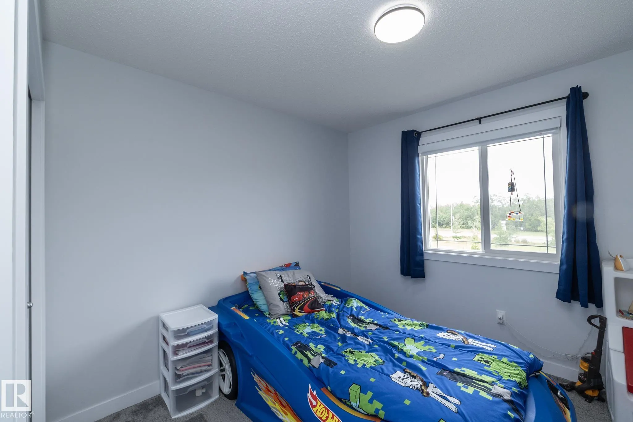 5117 Lark Crescent