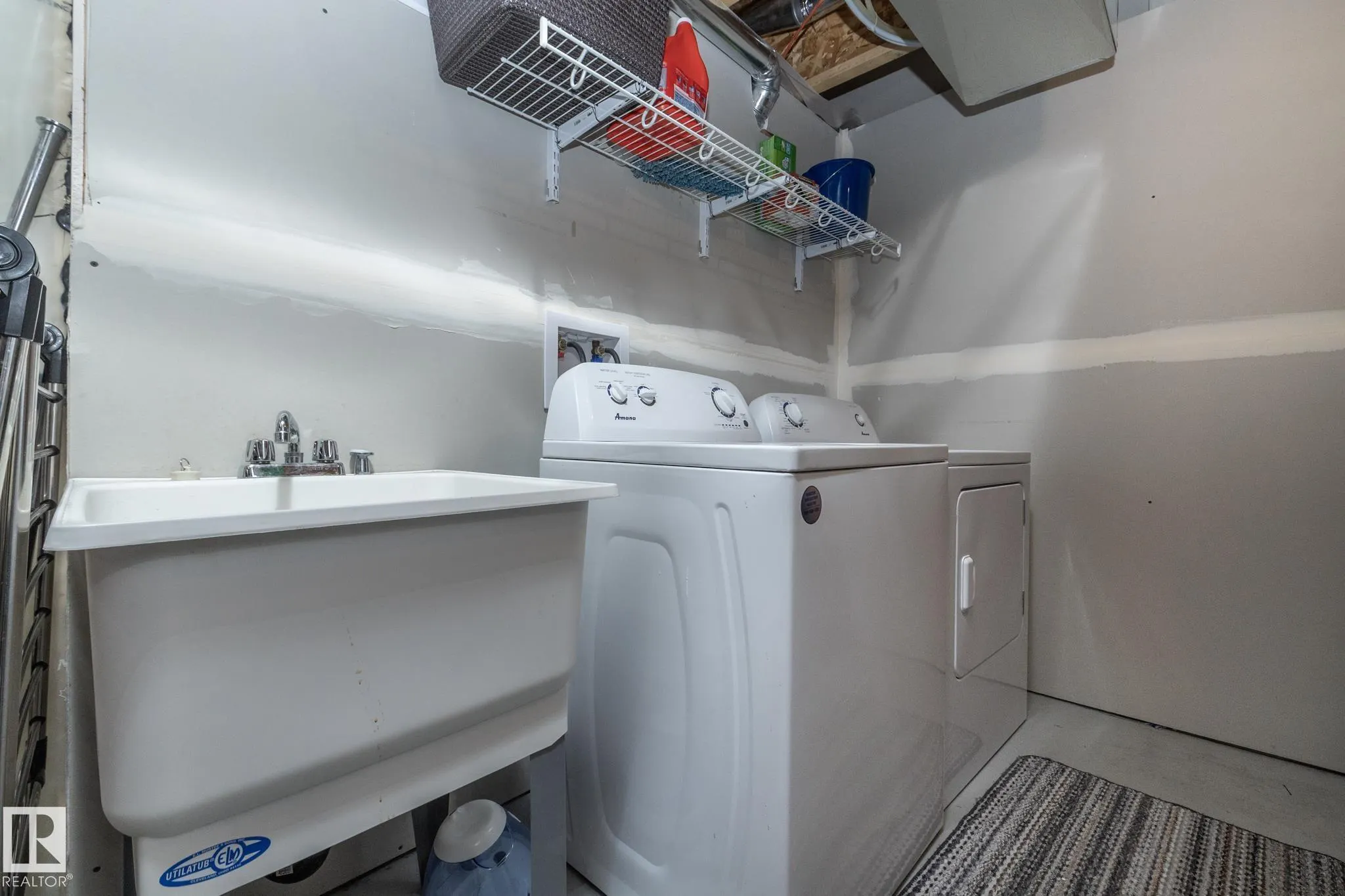 5117 Lark Crescent