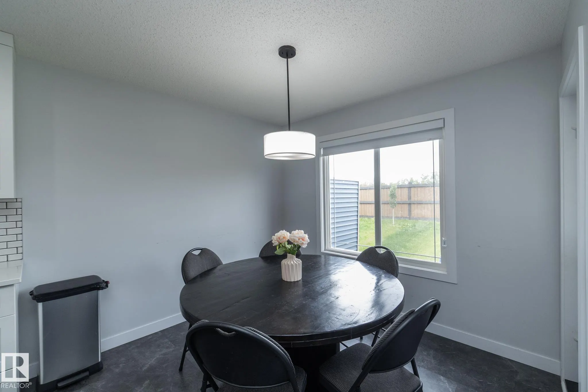 5117 Lark Crescent