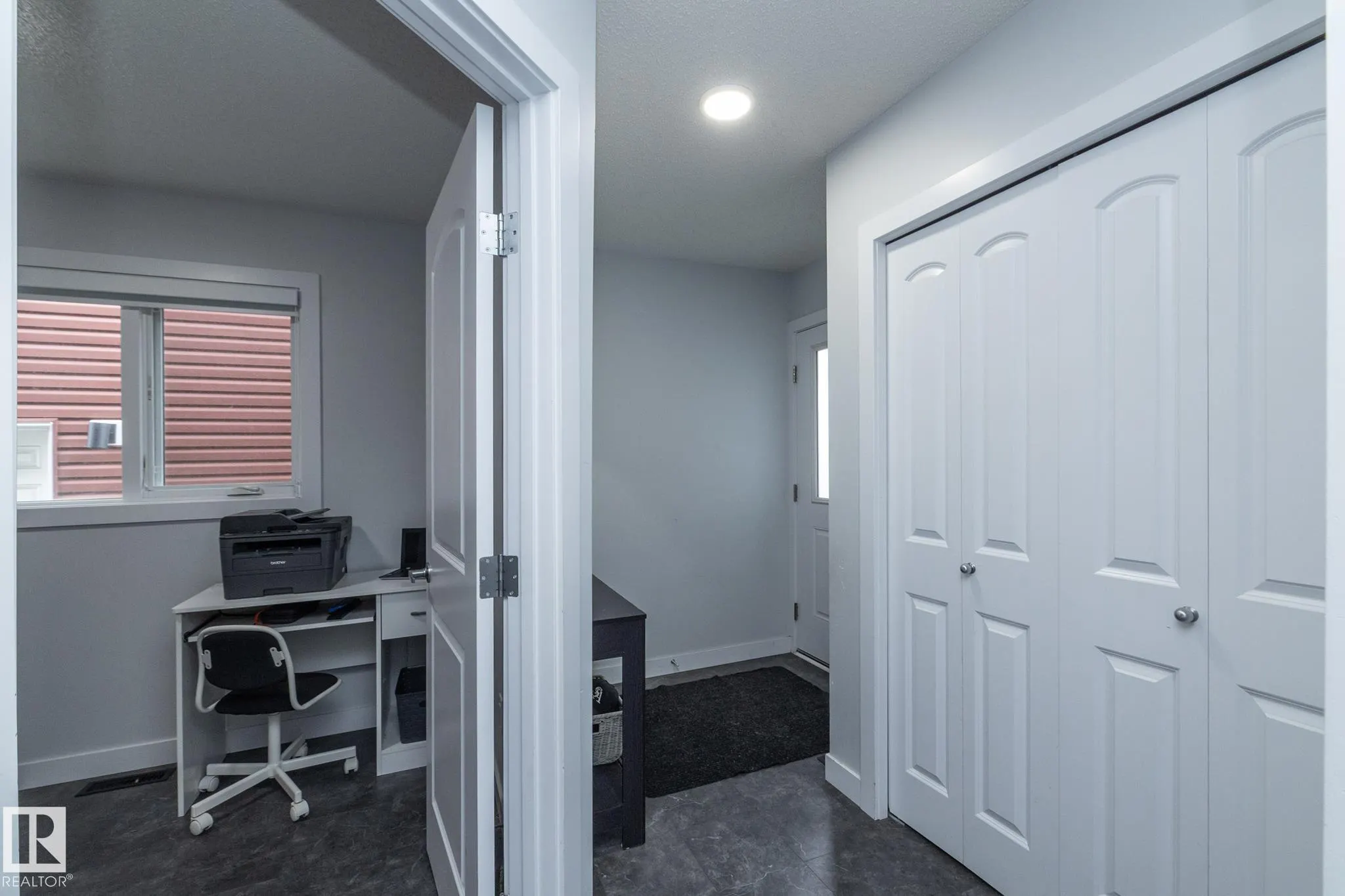 5117 Lark Crescent