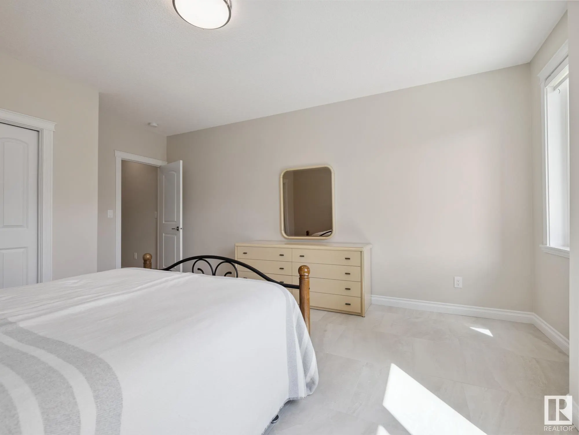 4707 WOOLSEY Common