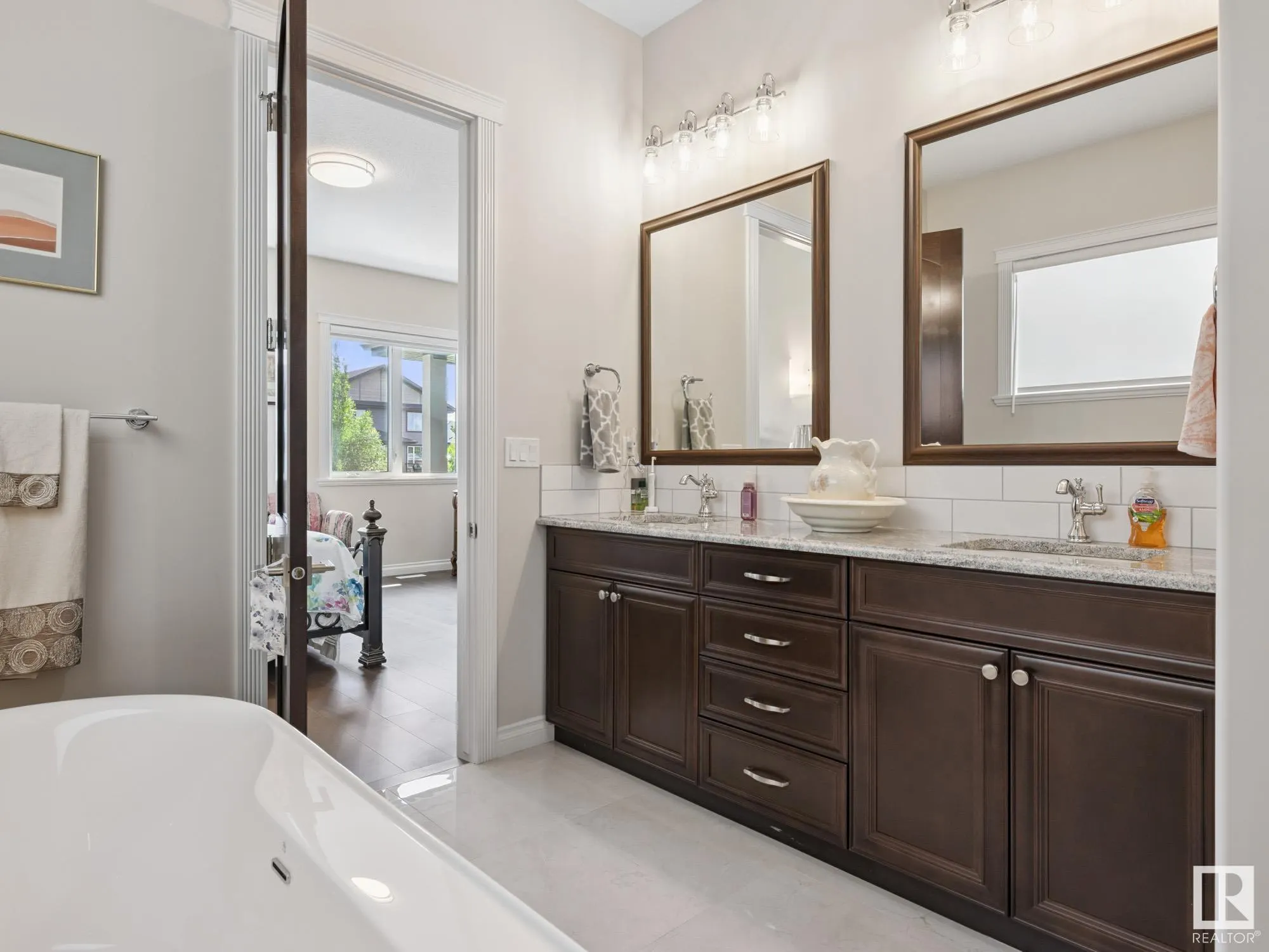 4707 WOOLSEY Common