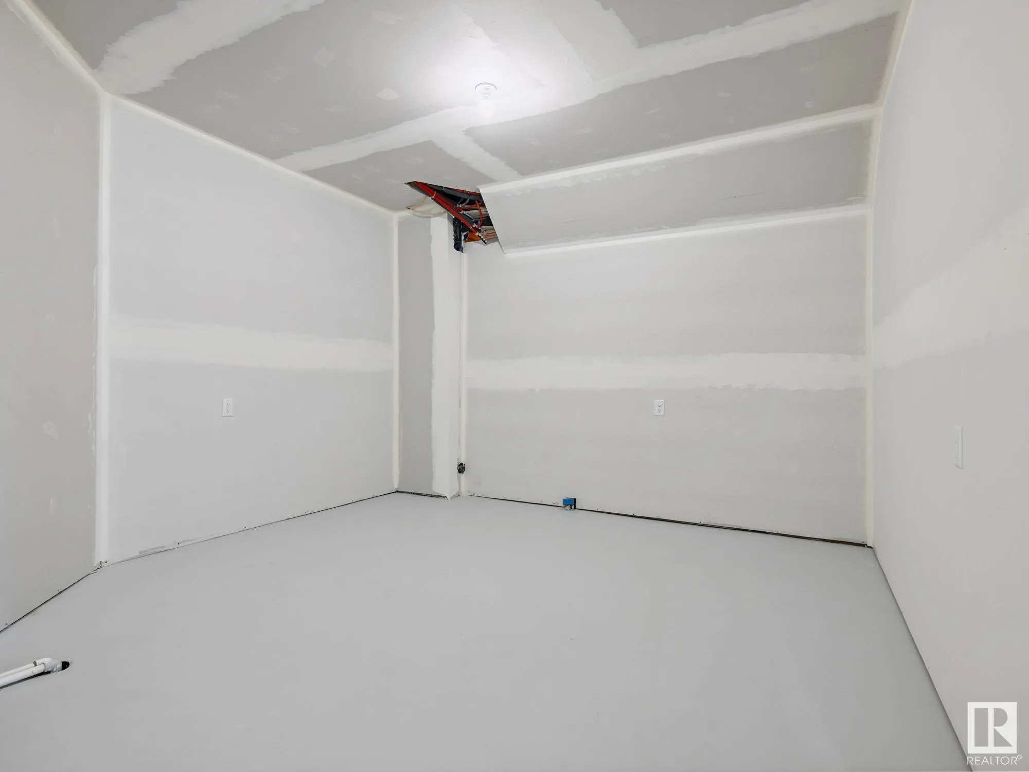 4707 WOOLSEY Common