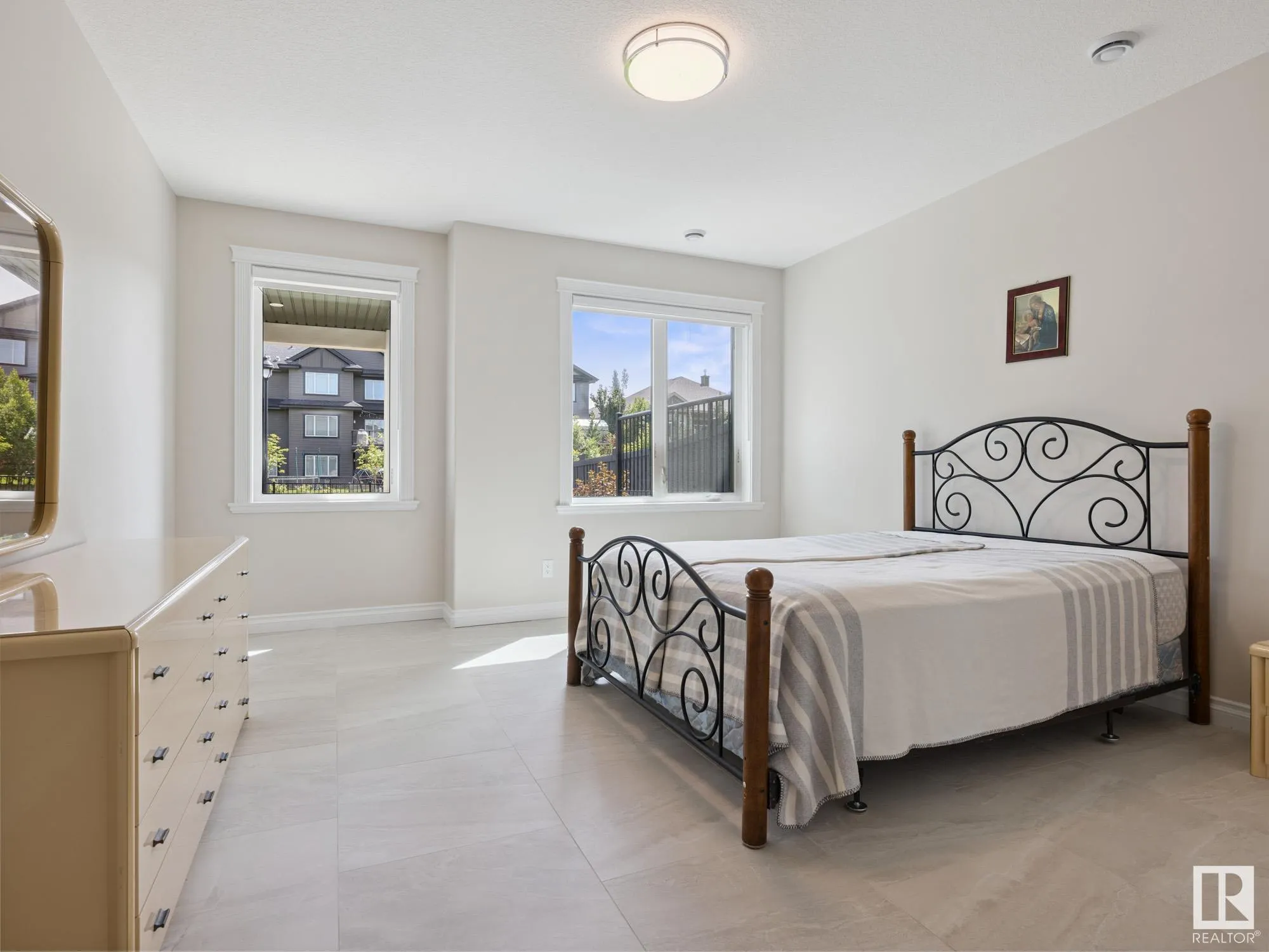 4707 WOOLSEY Common
