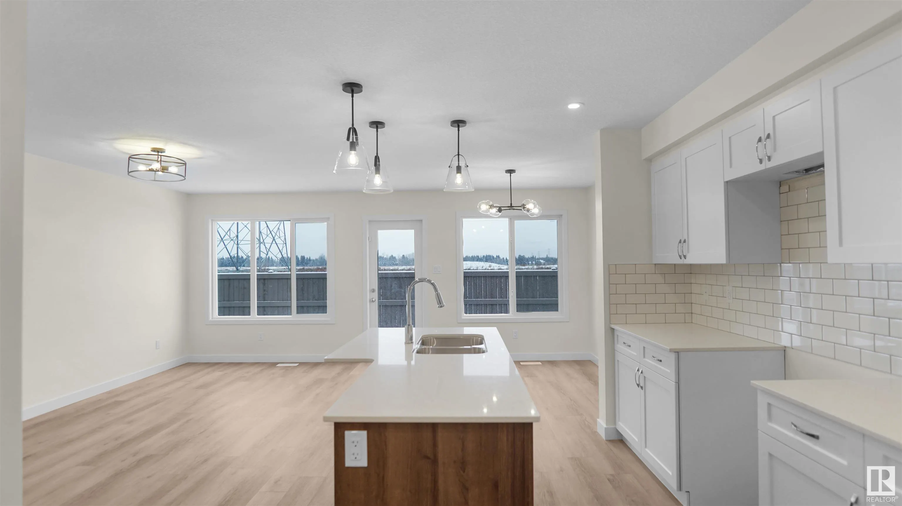 8899 Carson Way