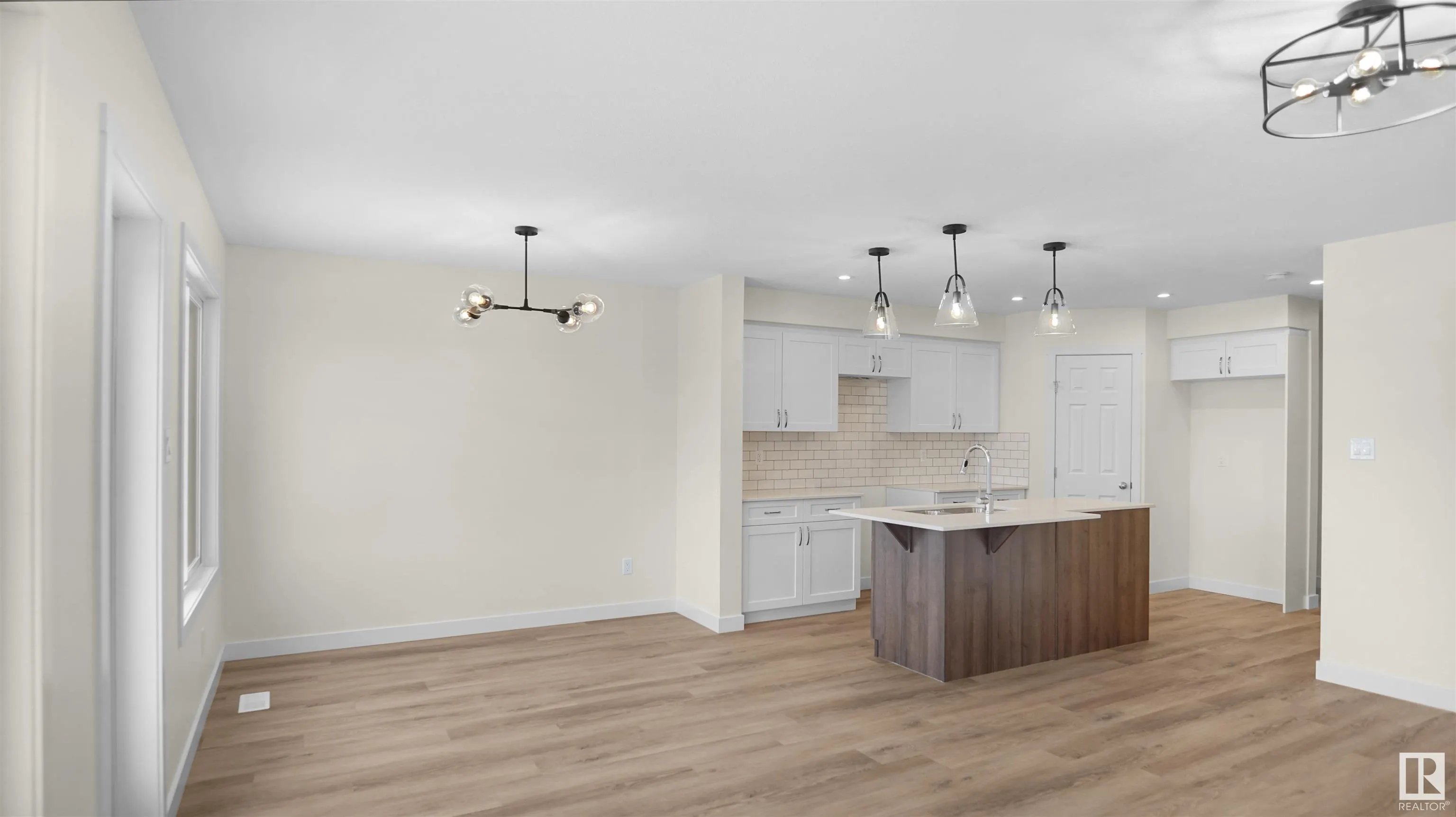 8899 Carson Way