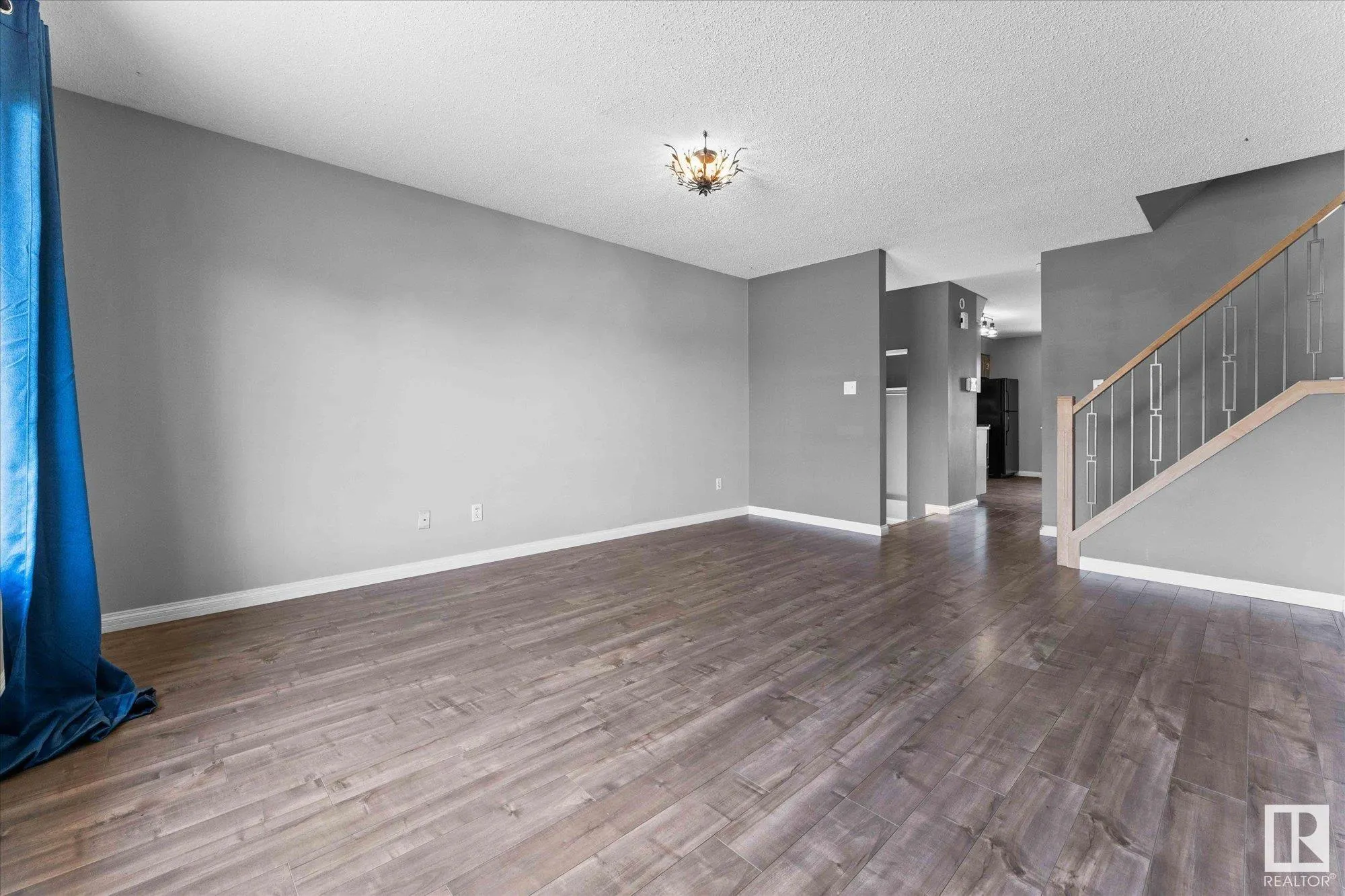 33 Westglen Crescent