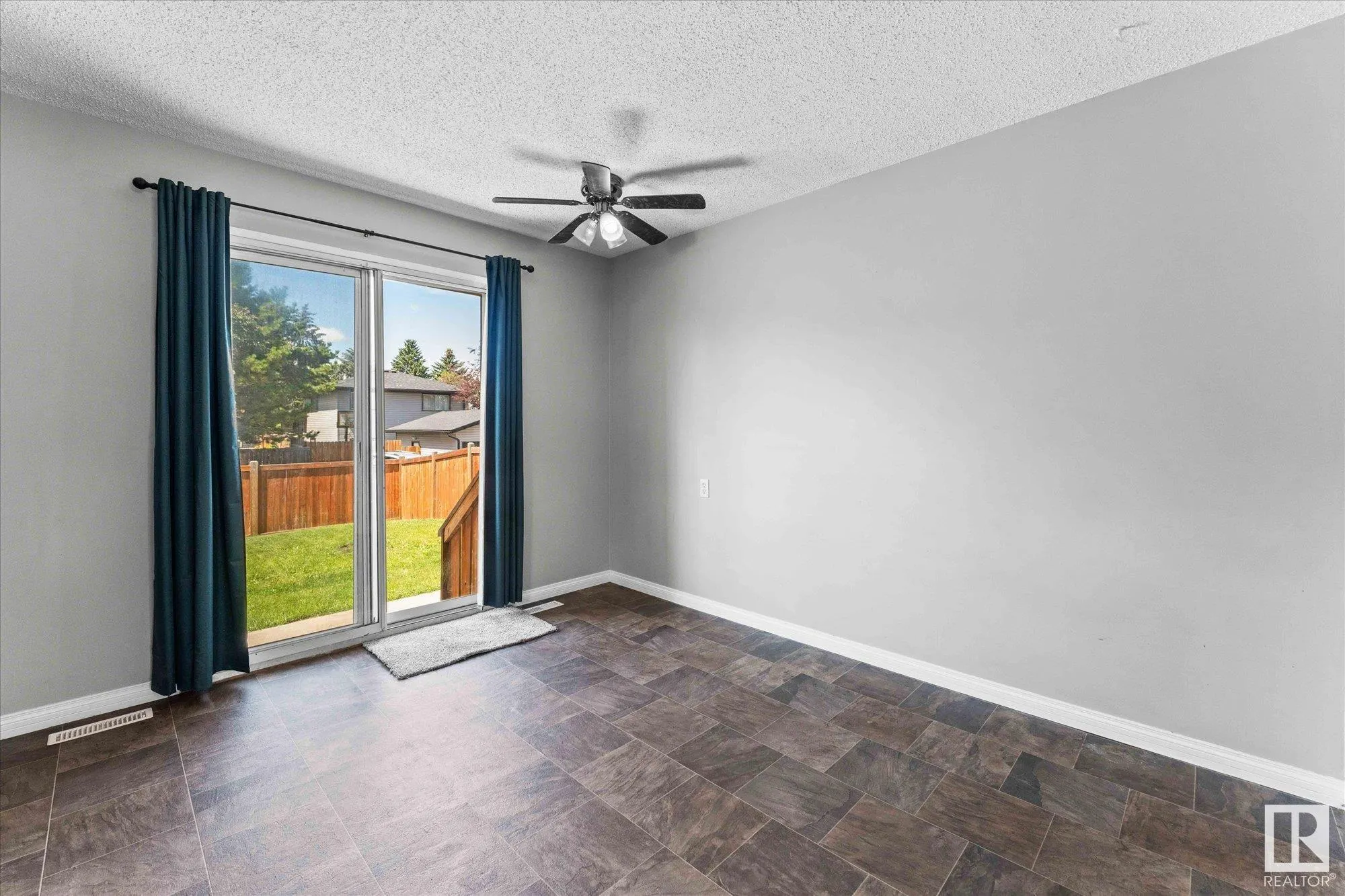 33 Westglen Crescent