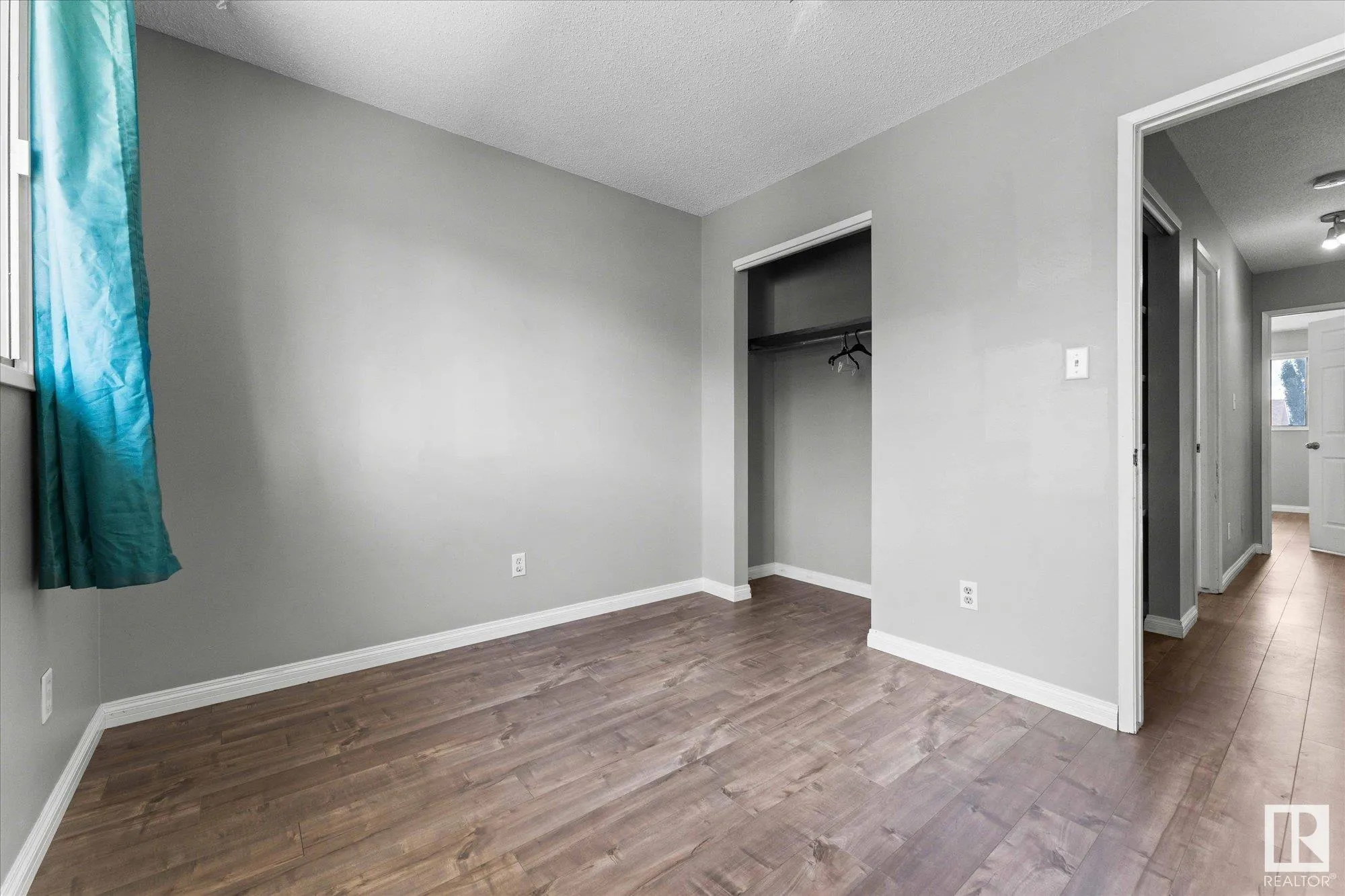 33 Westglen Crescent