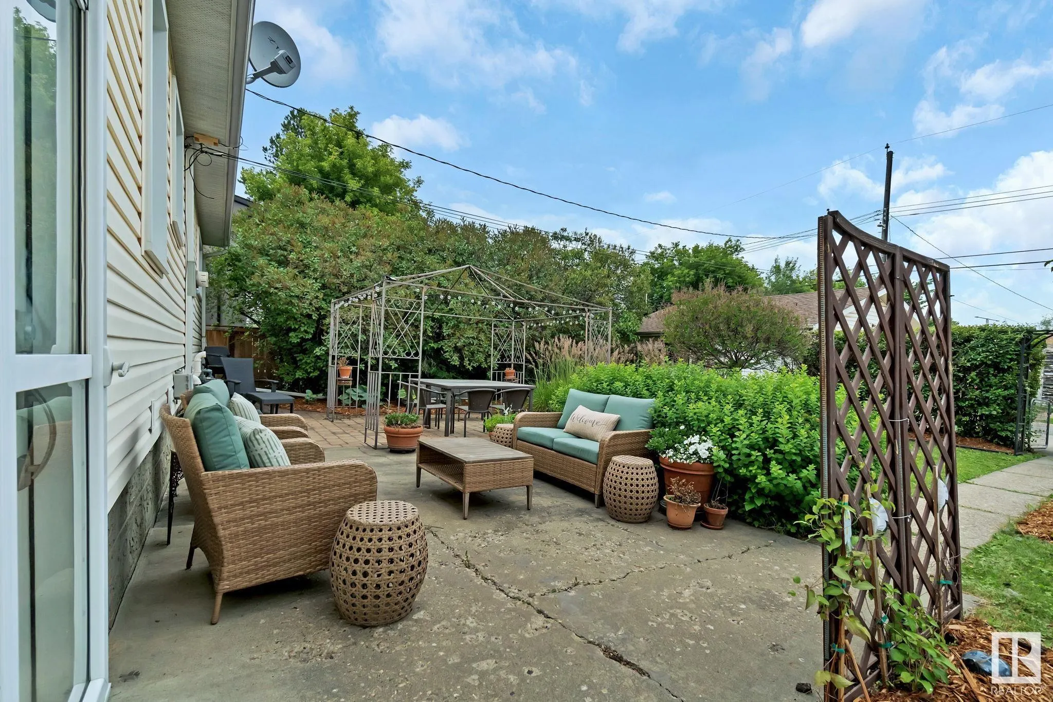 9253 86 Street