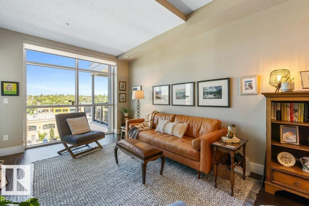 200 BELLEROSE Drive