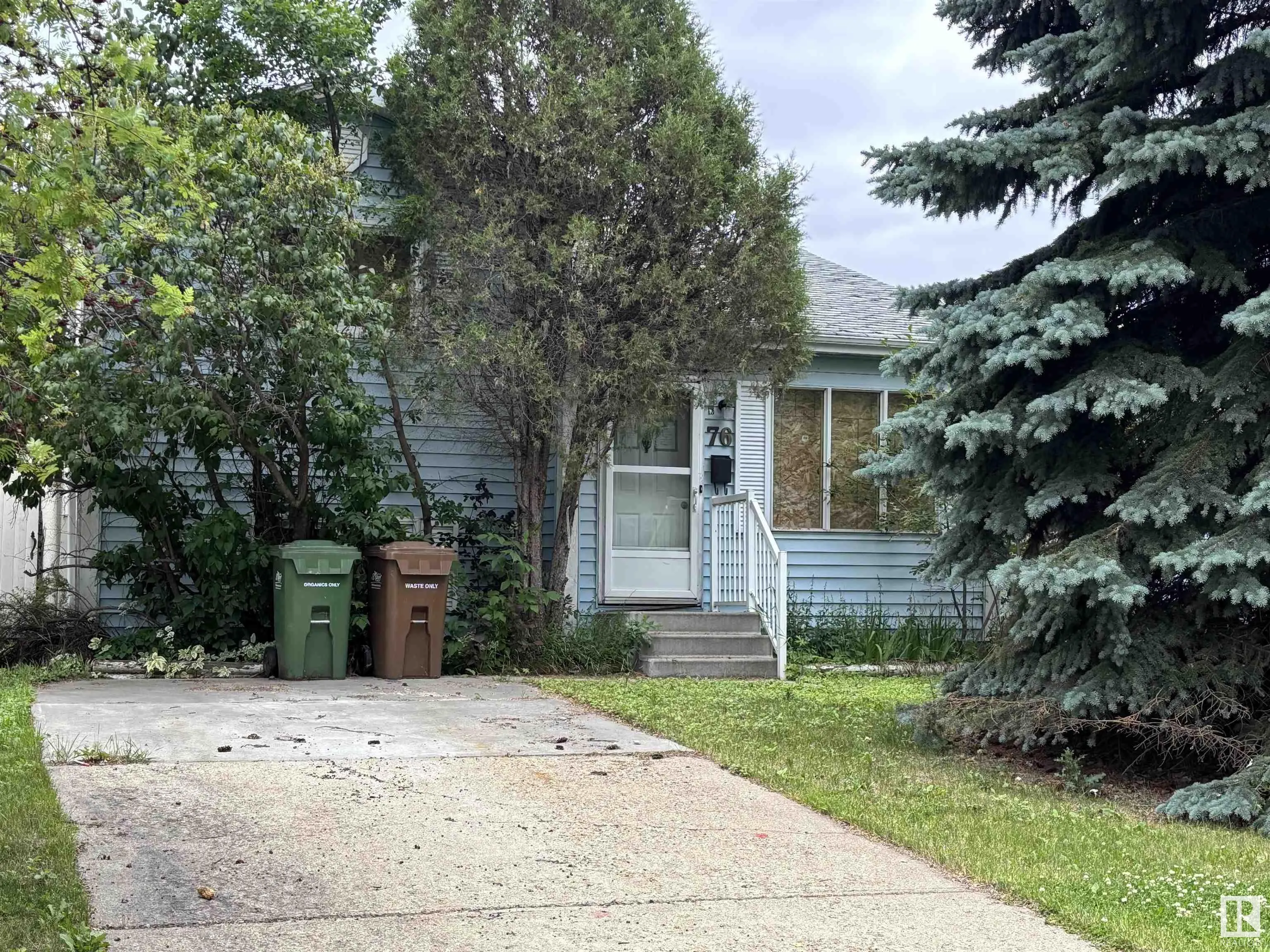 76 DAYTON Crescent
