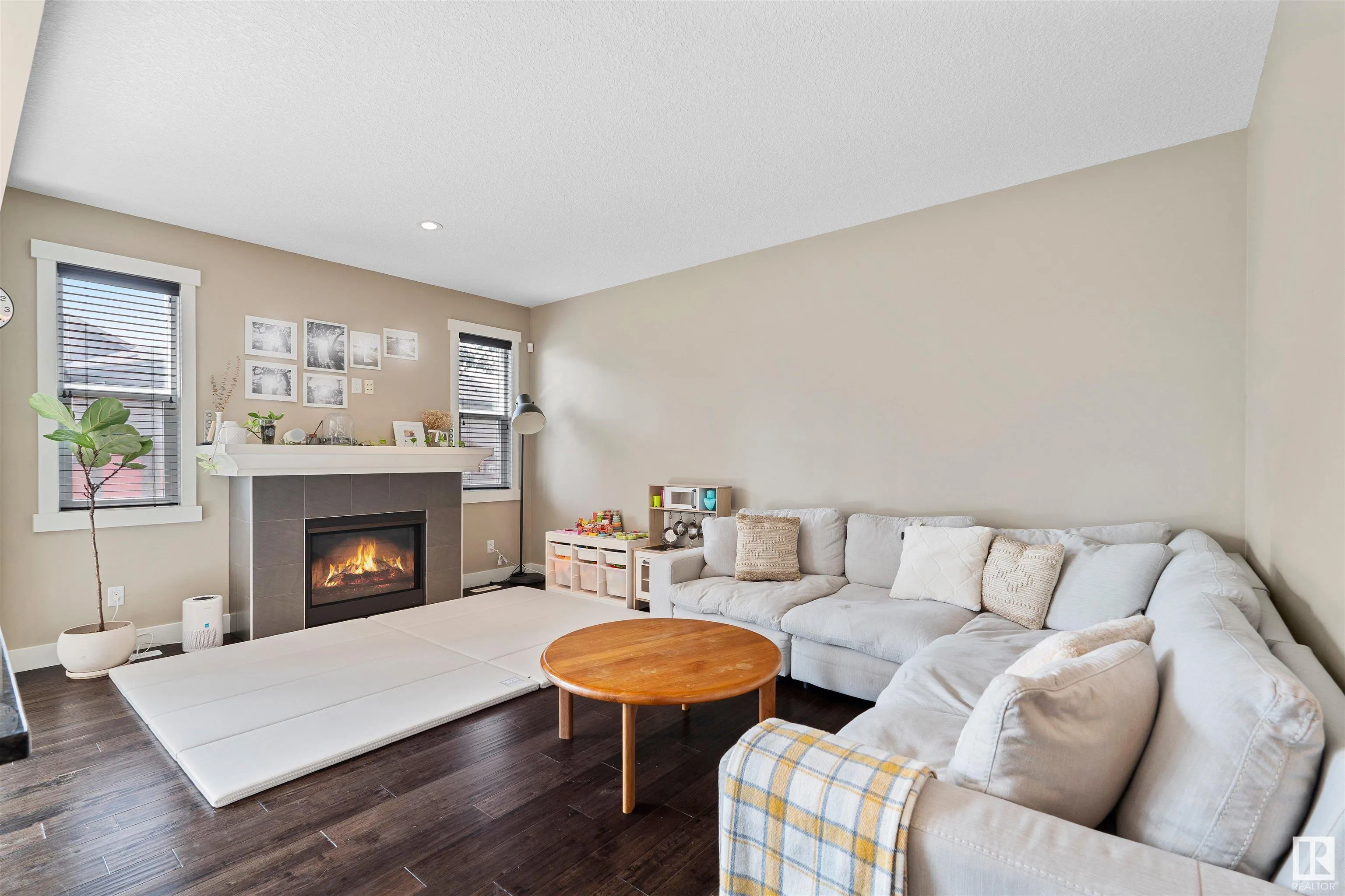 3411 PARKER Loop