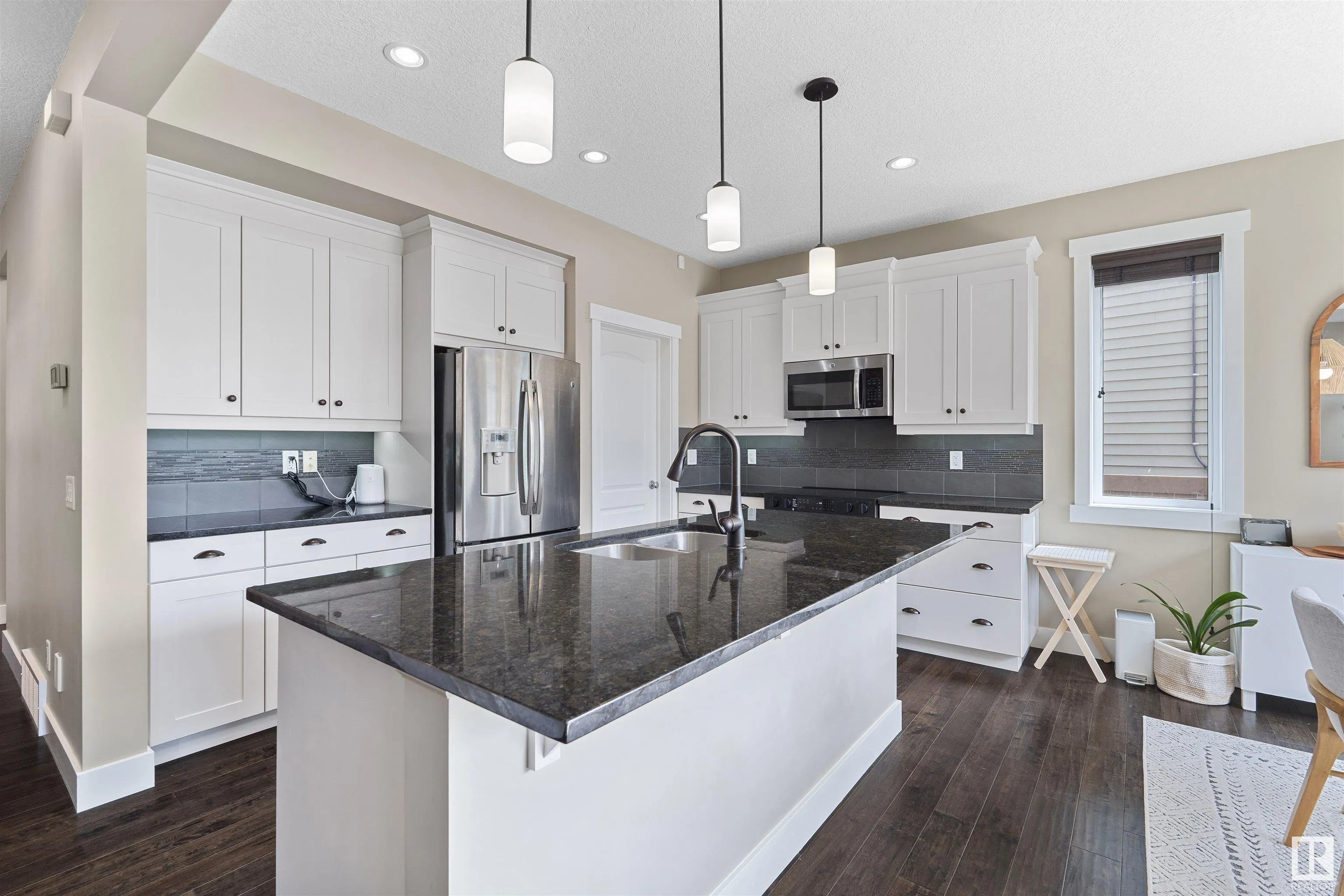3411 PARKER Loop
